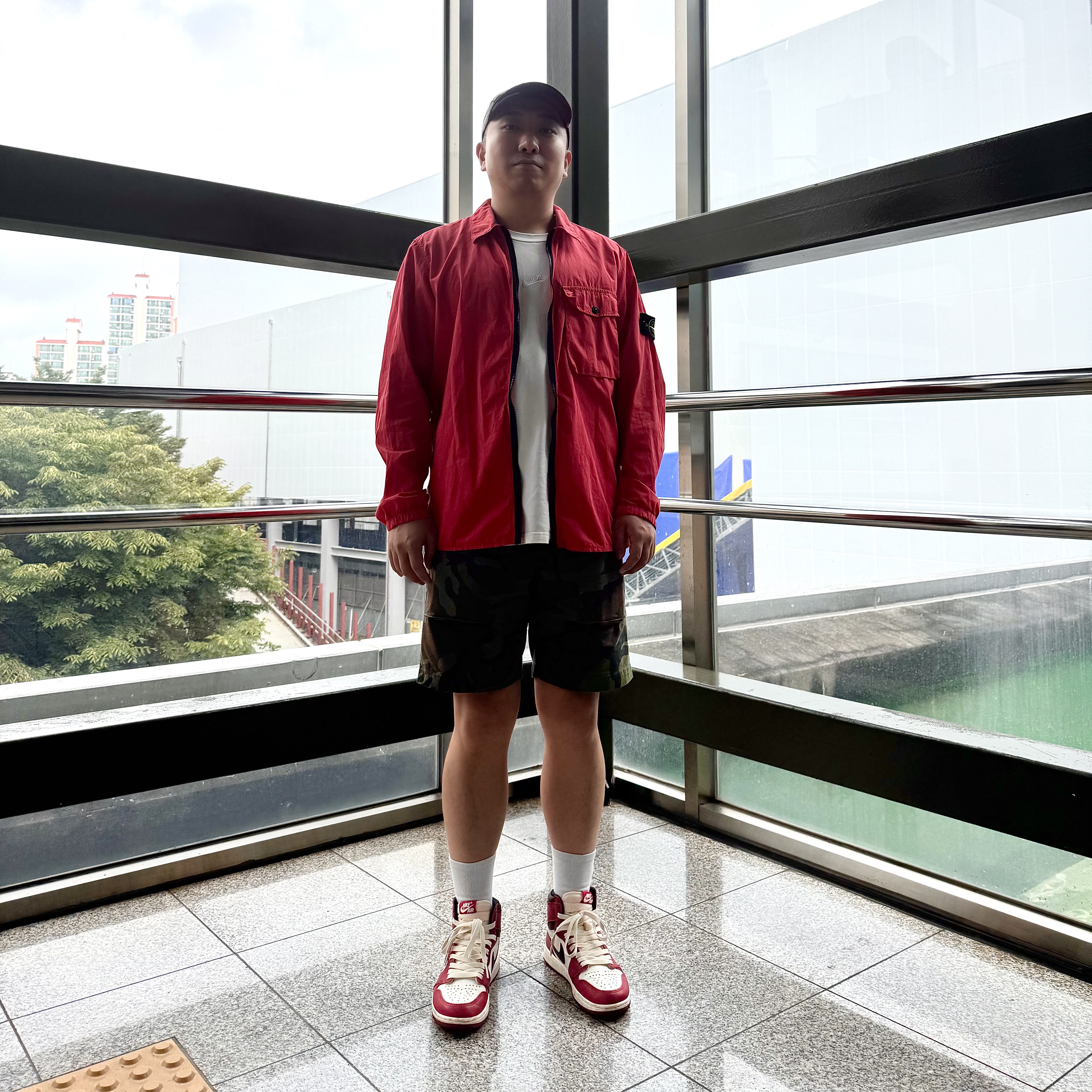 Supreme x Nike Arc Corduroy 6-Panel Red Camo - 22SS, Jordan 1 Retro High OG Chicago 2022 착용 스타일