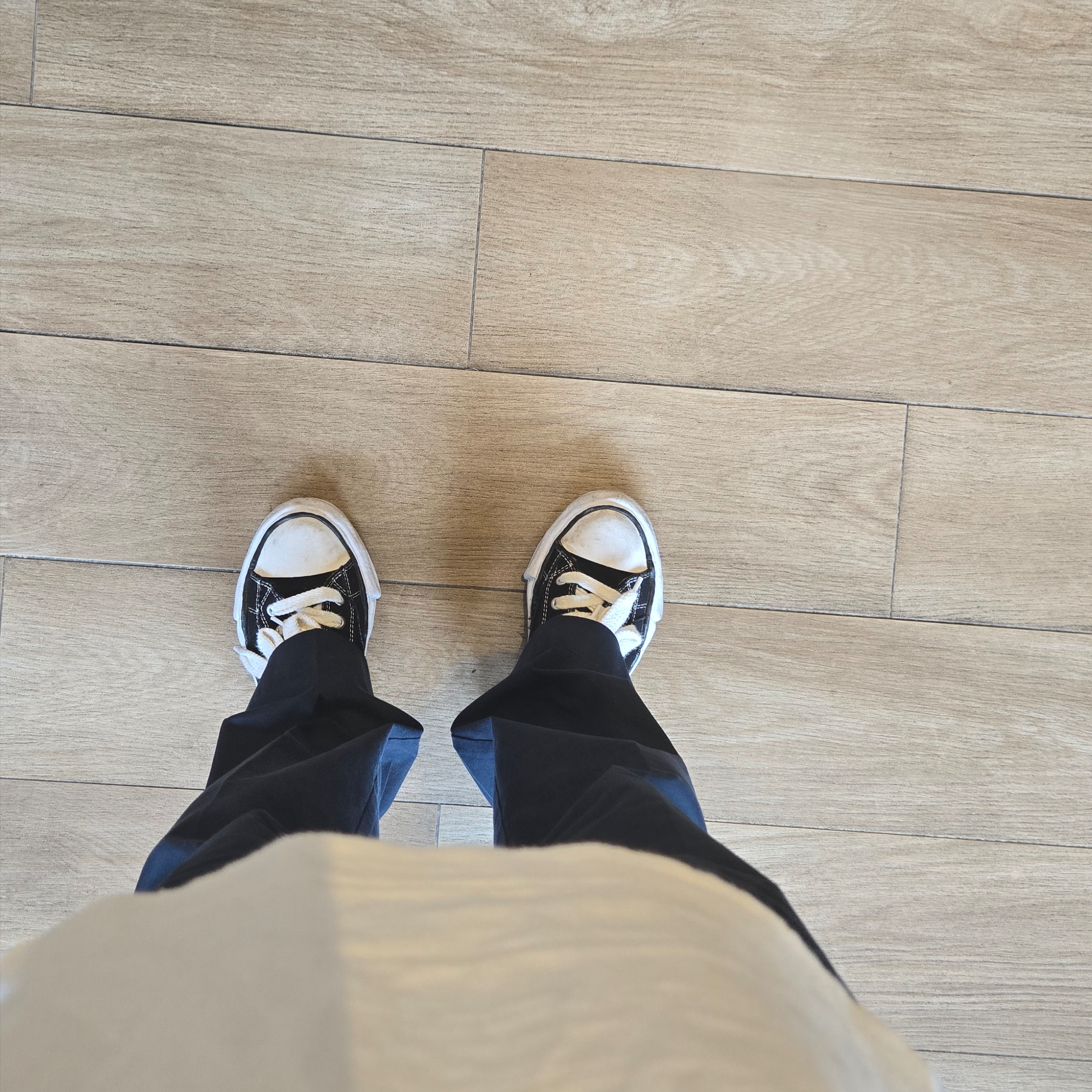 Maison Mihara Yasuhiro Peterson OG Sole Canvas Low Sneakers Black 착용 스타일