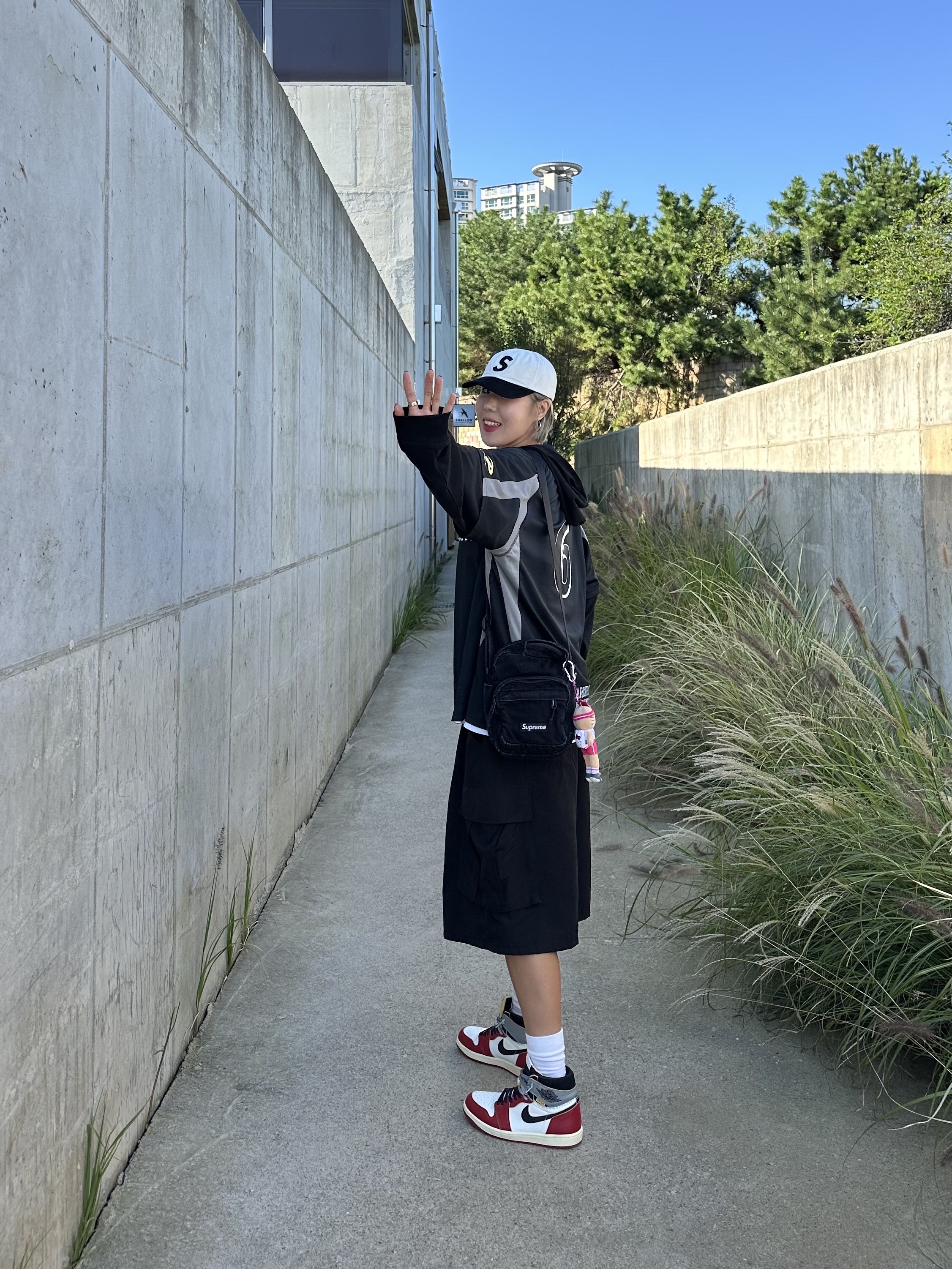 Supreme 2-Tone S Logo 6-Panel Stone - 24SS, Supreme Hooded Soccer Jersey Black - 23FW 착용 스타일 - 6
