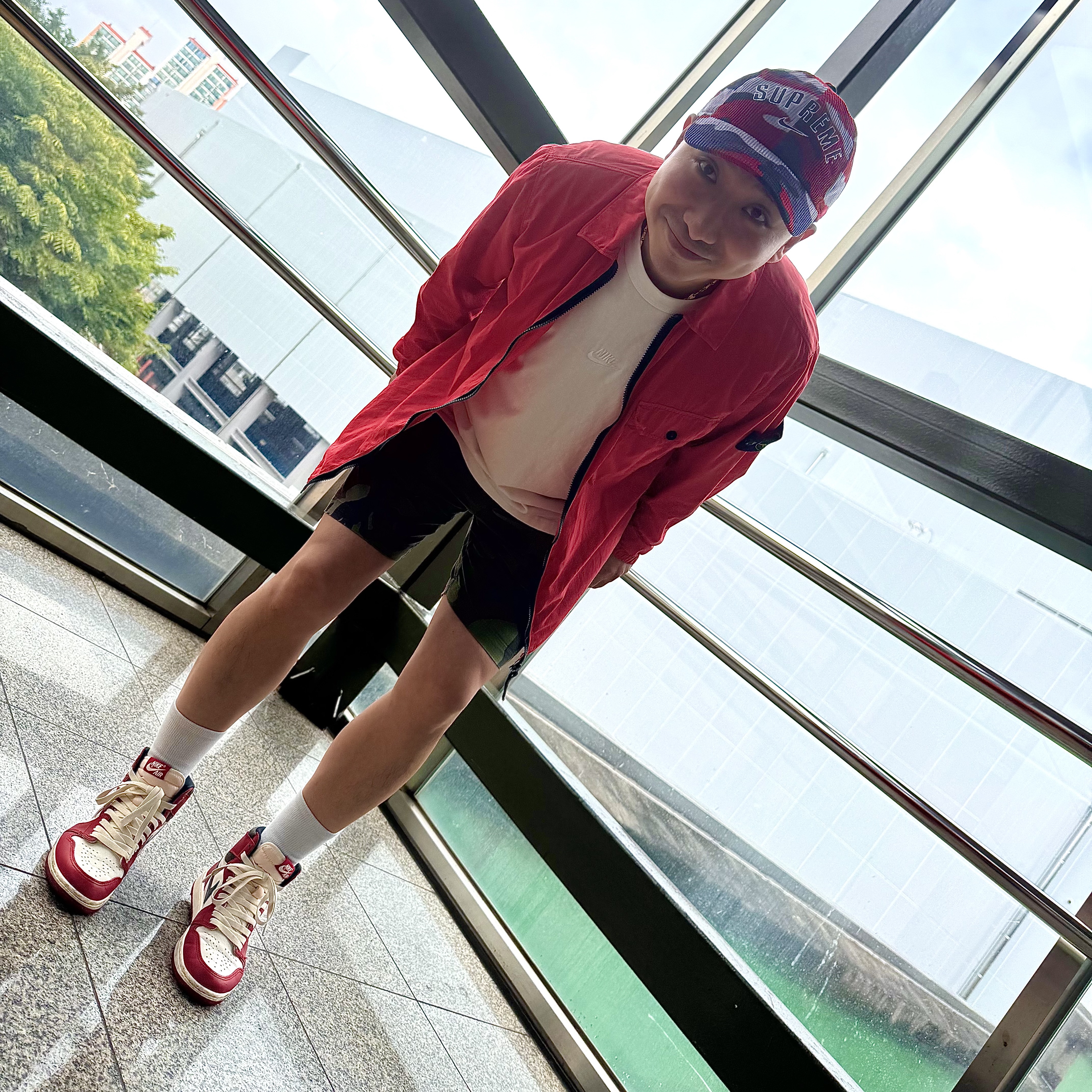 Supreme x Nike Arc Corduroy 6-Panel Red Camo - 22SS, Jordan 1 Retro High OG Chicago 2022 착용 스타일