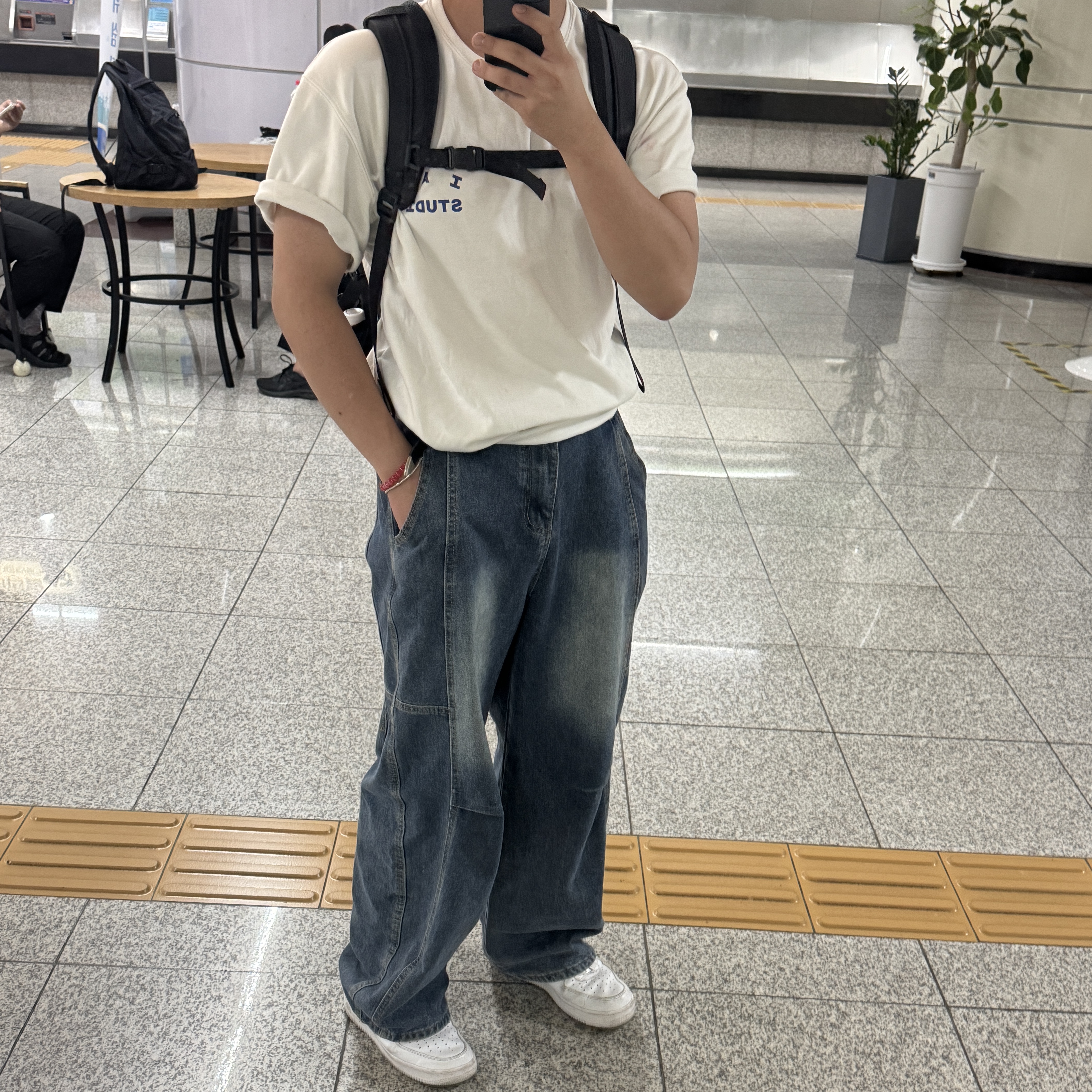IAB Studio 10th Anniversary T-Shirts Pack White & Black (2 Pack), Supreme Backpack Black - 22SS 착용 스타일