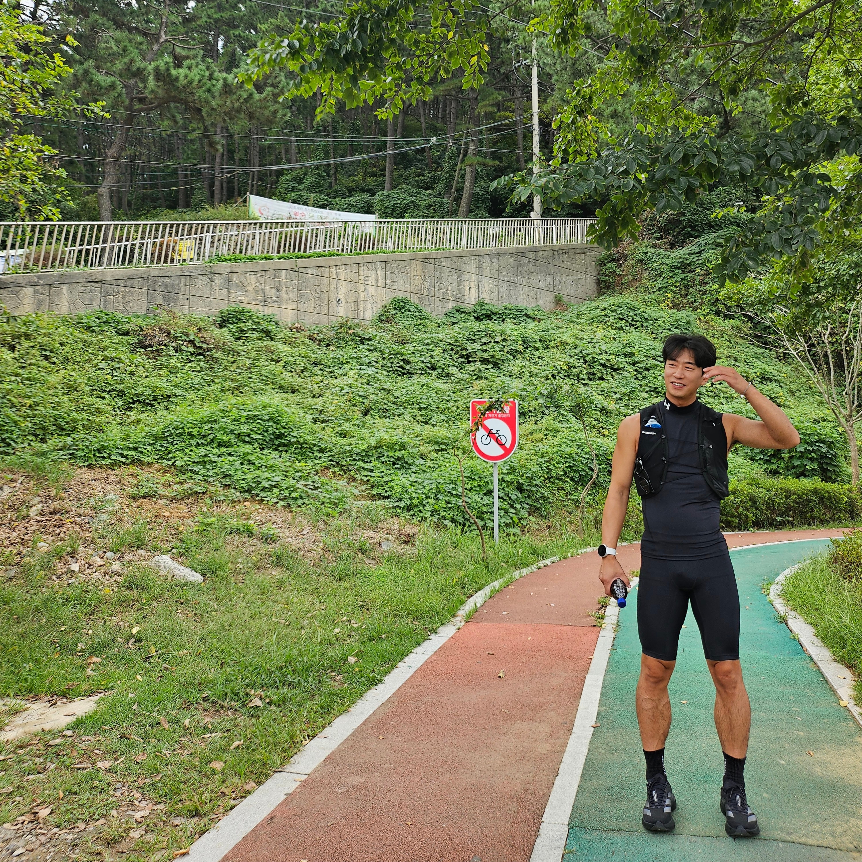 (W) Adidas Adizero EVO SL Core Black Iron Metallic, Adidas Adizero EVO SL Core Black Iron Metallic 착용 스타일 - 4