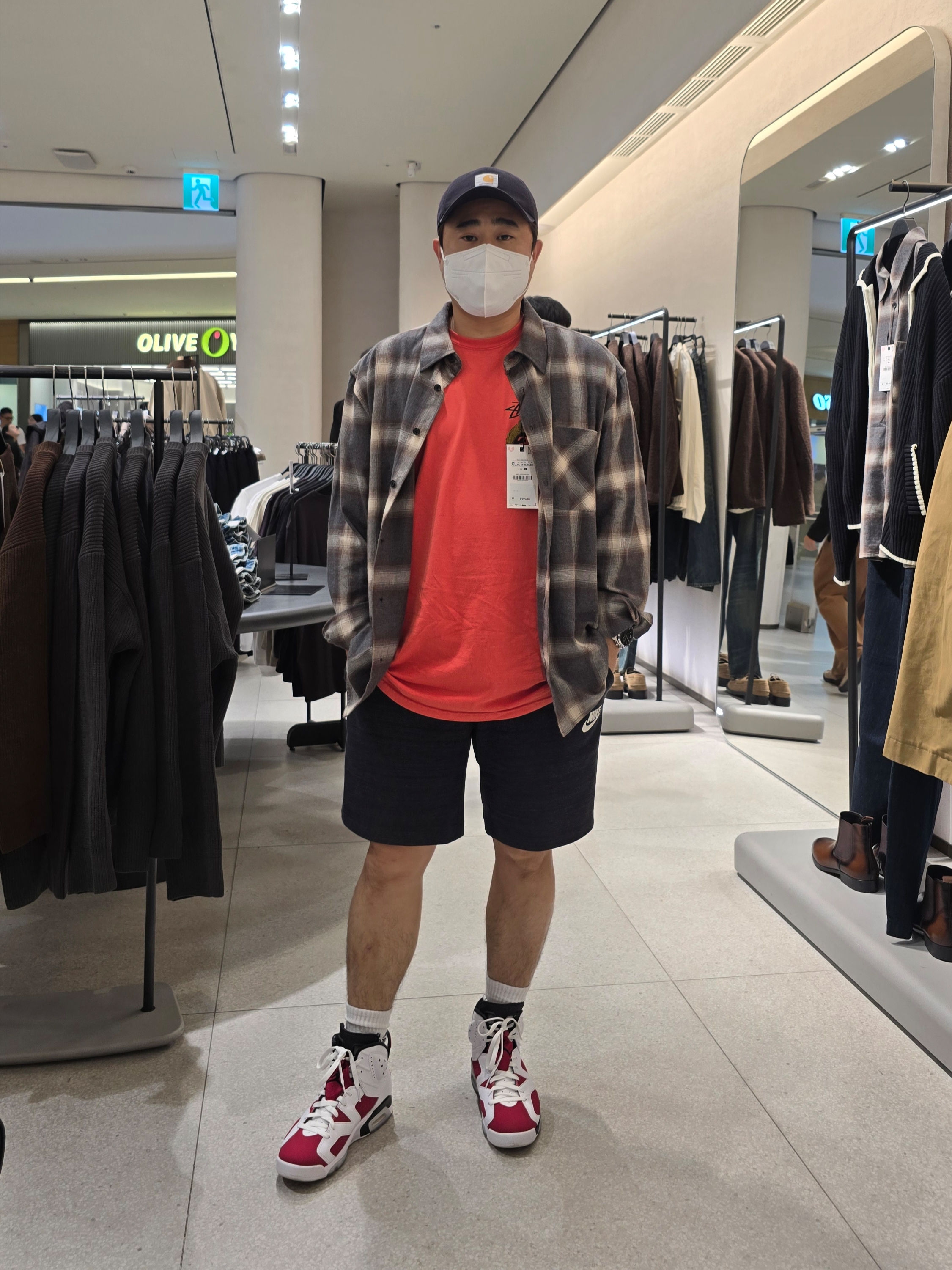 Zara Check Overshirt Dark Brown, Jordan 6 Retro Carmine 2021 착용 스타일 - 1