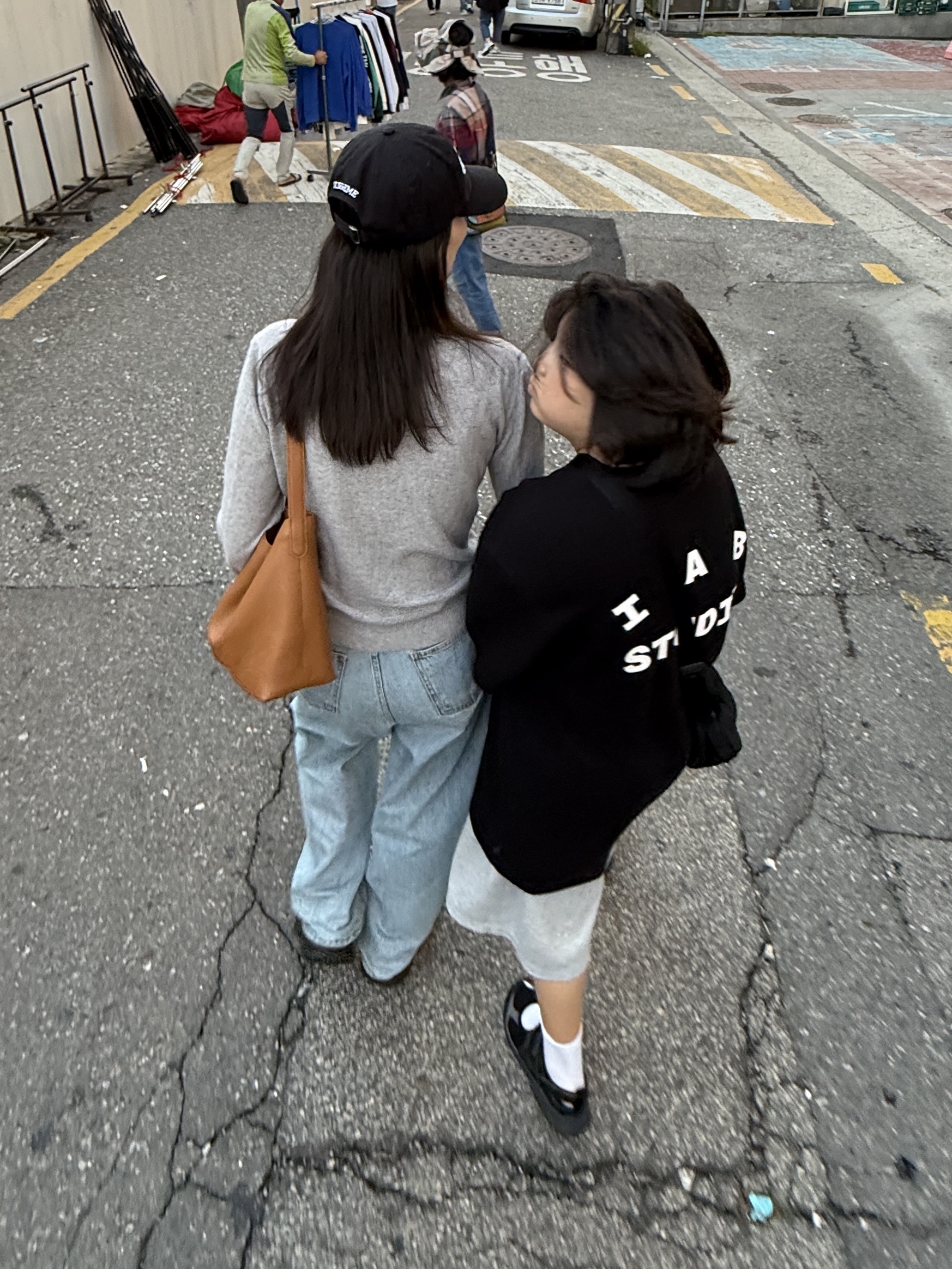 IAB Studio 10th Anniversary T-Shirts Pack White & Black (2 Pack), Supreme Splatter 6-Panel Black - 25FW 착용 스타일 - 9