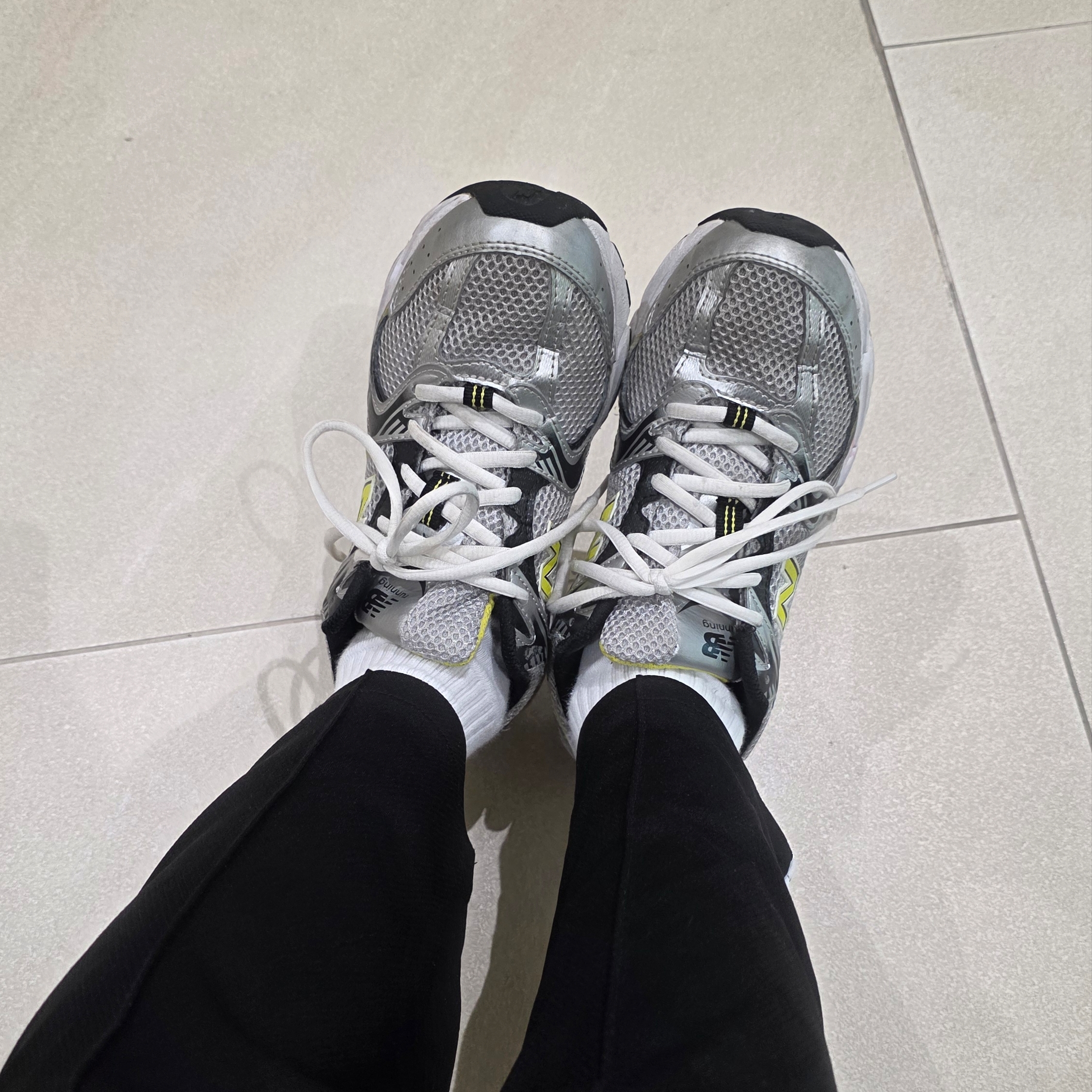 New Balance 530 Silver 착용 스타일