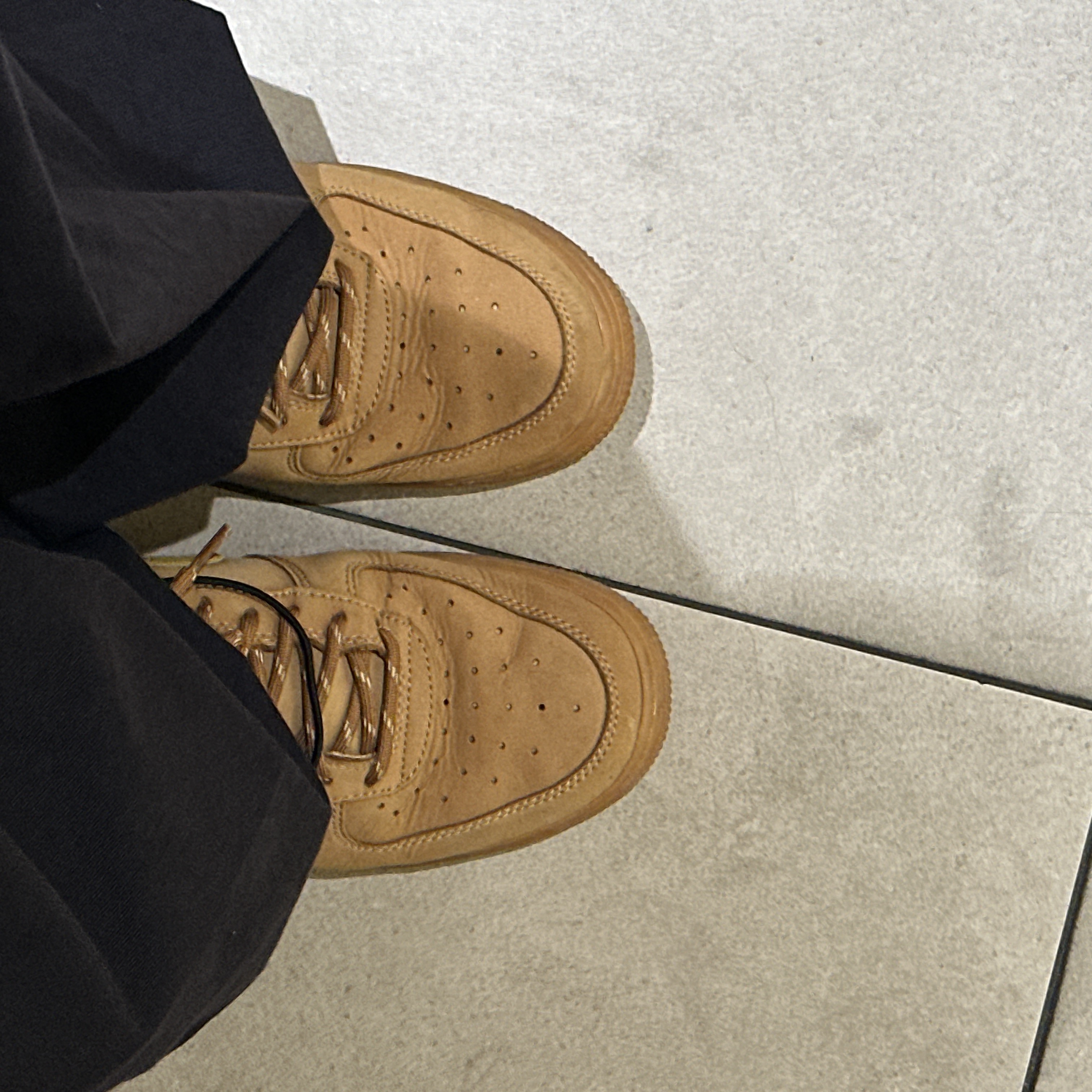 Nike Air Force 1 '07 WB Flax 착용 스타일