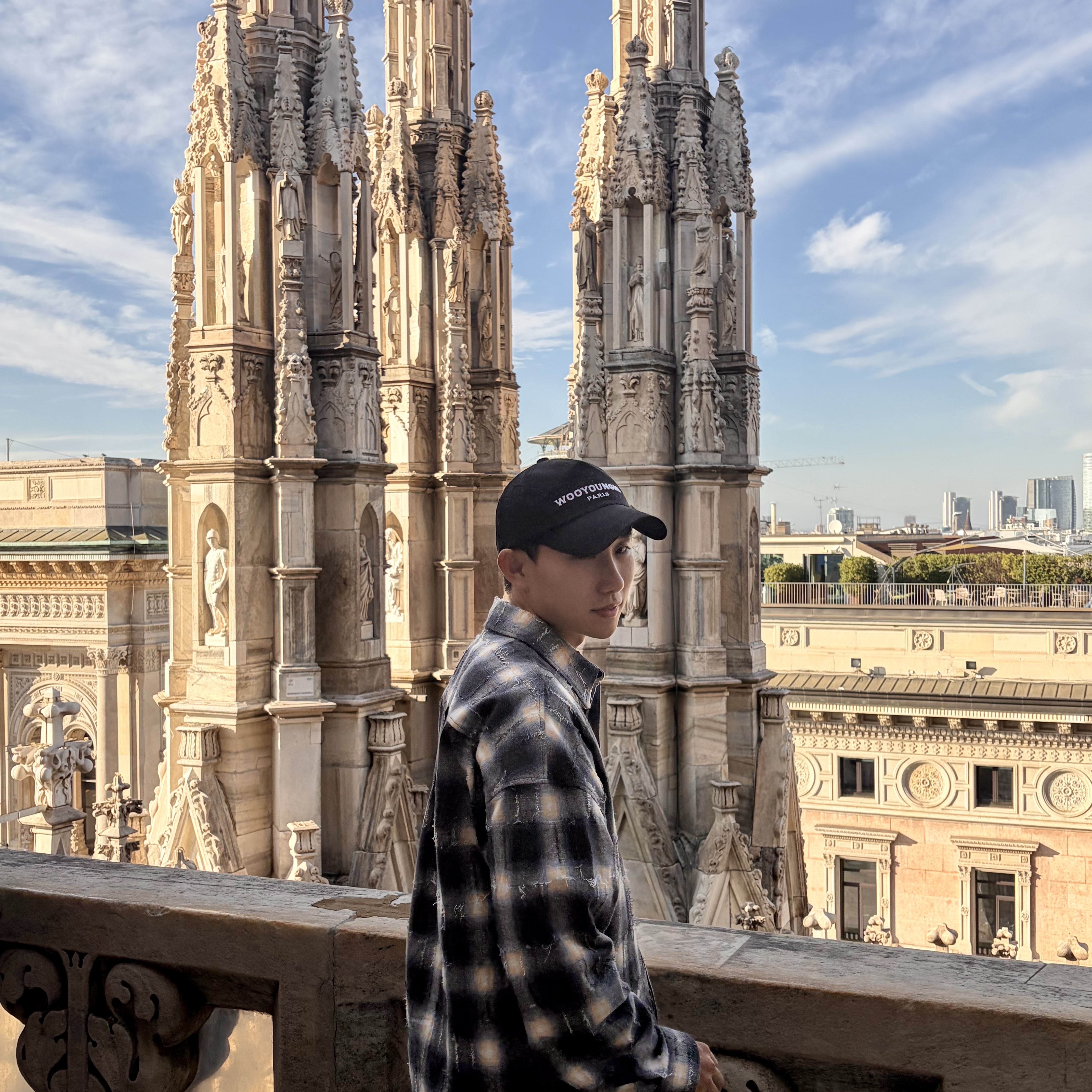 Our Legacy Extended Third Cut Black Grey, Wooyoungmi Embroidered Ball Cap Black 착용 스타일 - 1