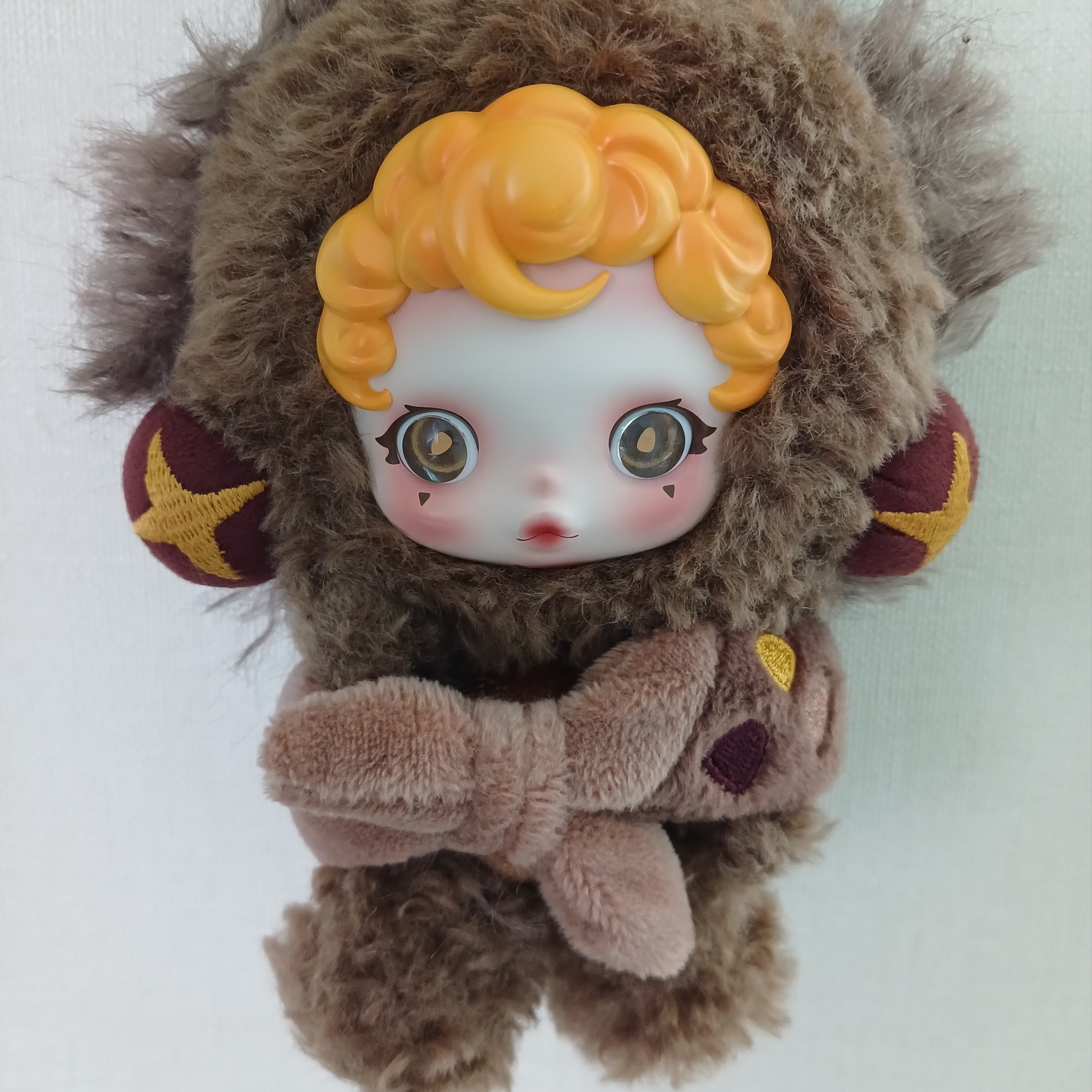 Pop Mart Skullpanda You Found Me ! Series Plush Doll Pendant Sneaky Chestnut (Opened Case) 착용 스타일 - 3