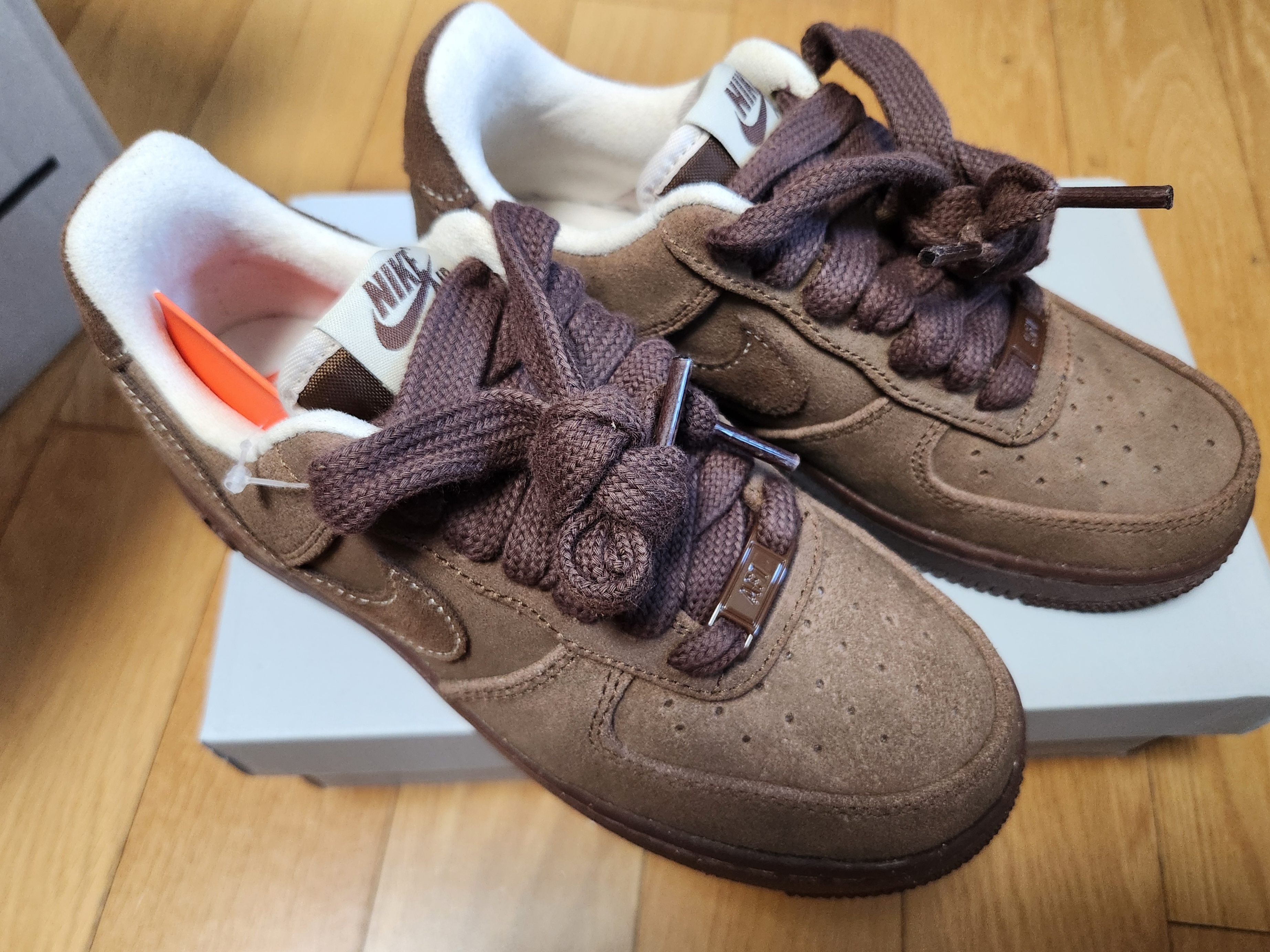 (W) Nike Air Force 1 '07 Cacao Wow 착용 스타일