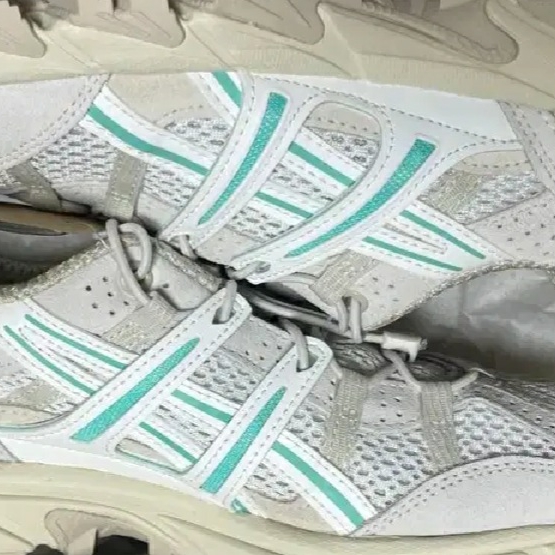 Asics Unlimited Gel-Sonoma 15-50 White Aqua 착용 스타일