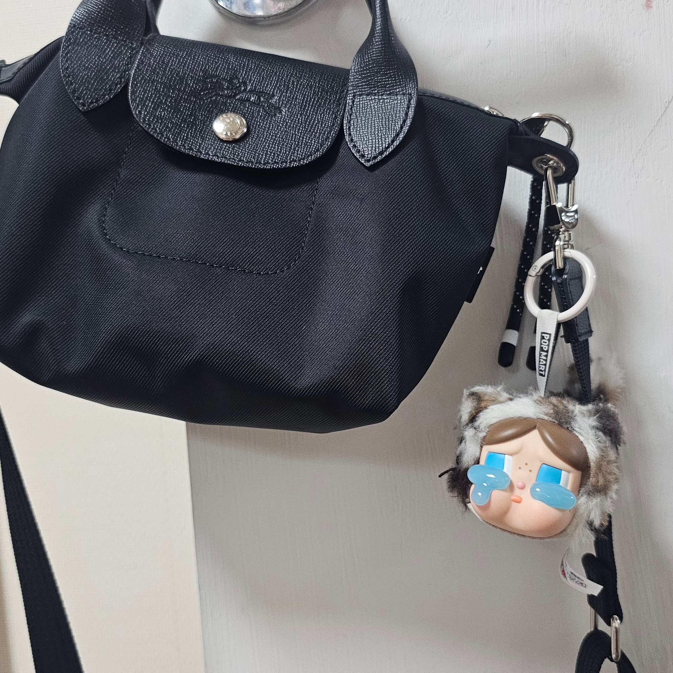 Pop Mart Crybaby Wild But Cutie Series Vinyl Plush Pendant Vintage Cutie (Opened Case) 착용 스타일