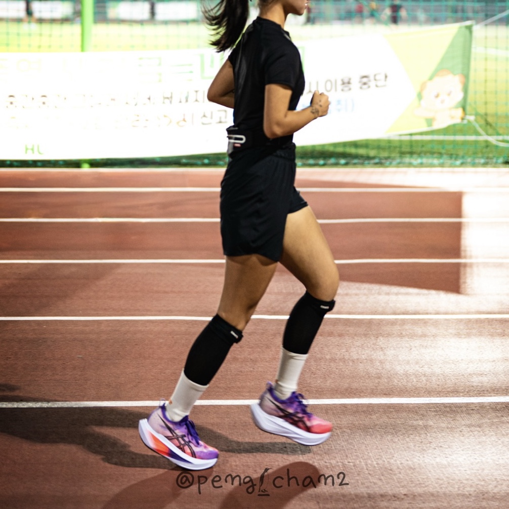 Asics Megablast Edo Purple Black 착용 스타일