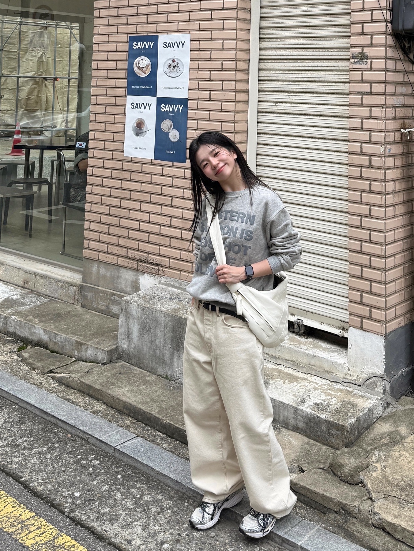 Toga Too Chain Key Ring Belt Black - 25FW, Lemaire Large Croissant Bag Soft Nappa Leather White 착용 스타일 - 1