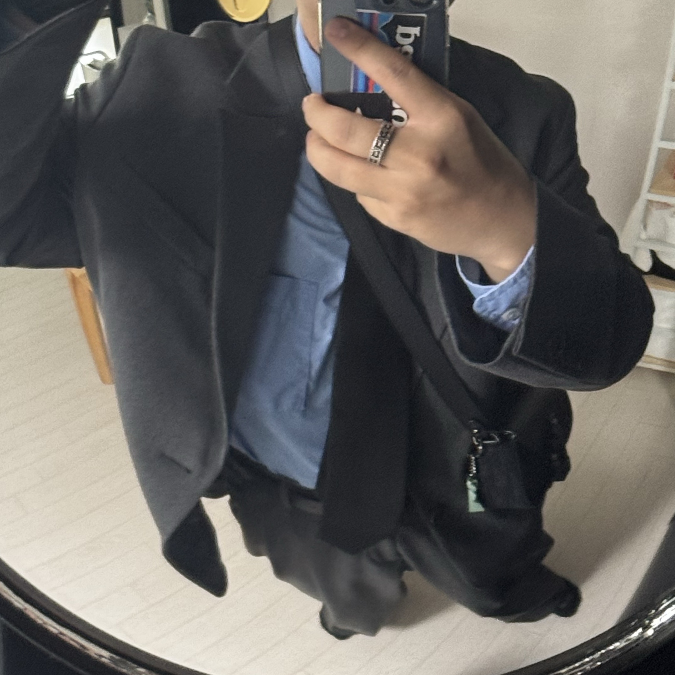 Dior Saddle Pouch with Strap Grained Calfskin Black Dior Oblique Jacquard Black, Gucci Silver Ring With SquareG Silver Aged Finish 착용 스타일