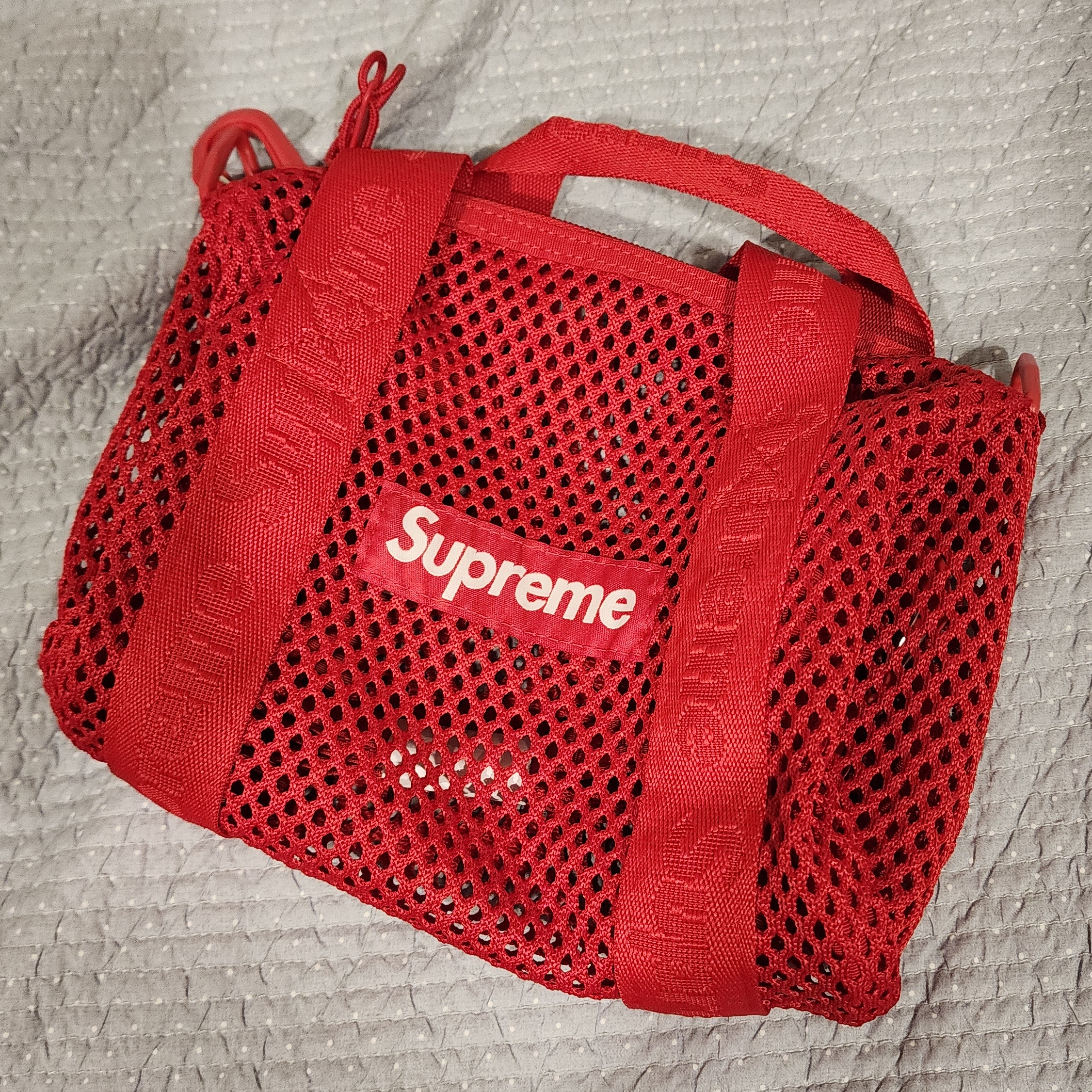 슈프림 메쉬 미니 더플백 레드 - 25SS | Supreme | KREAM