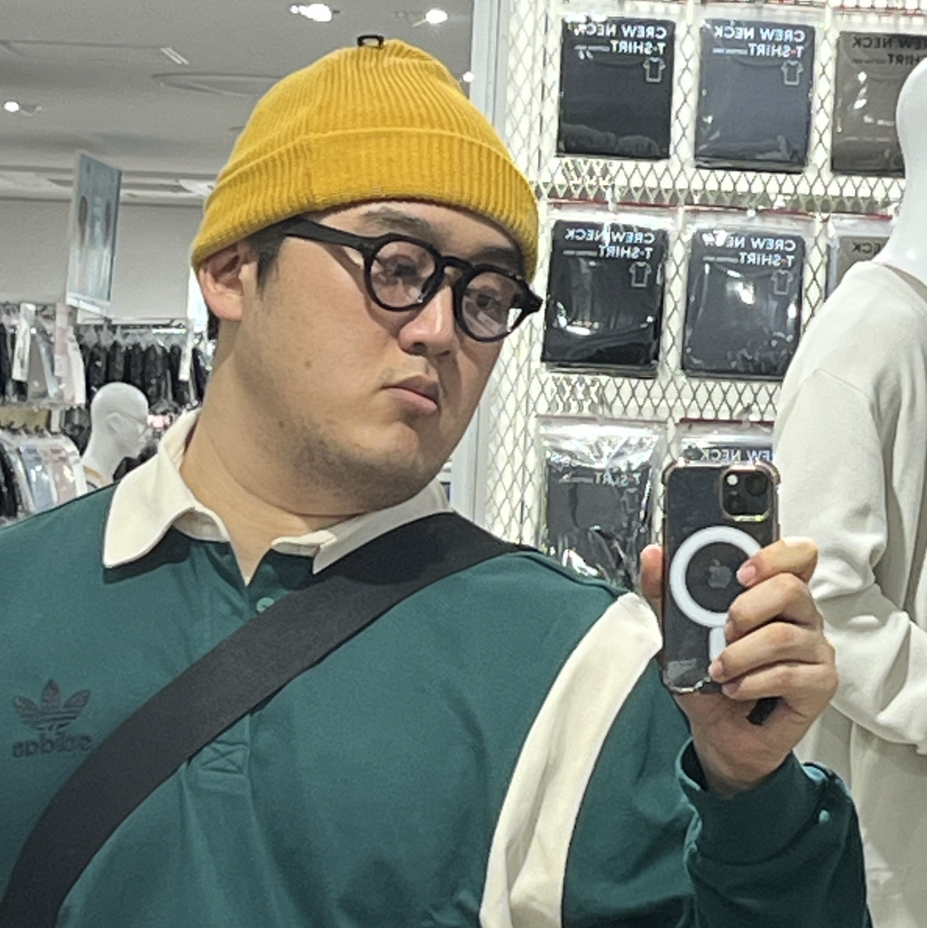 Adidas Rugby Shirt Collegiate Green - KR Sizing, Yeezy Gap Engineered By Balenciaga Sateen Cargo Pants Black 착용 스타일 - 1
