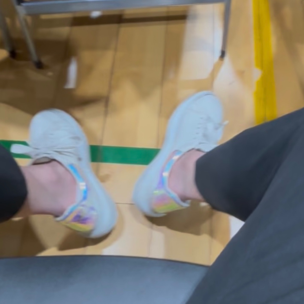 Alexander McQueen Oversized Sneakers White Shock Pink 착용 스타일