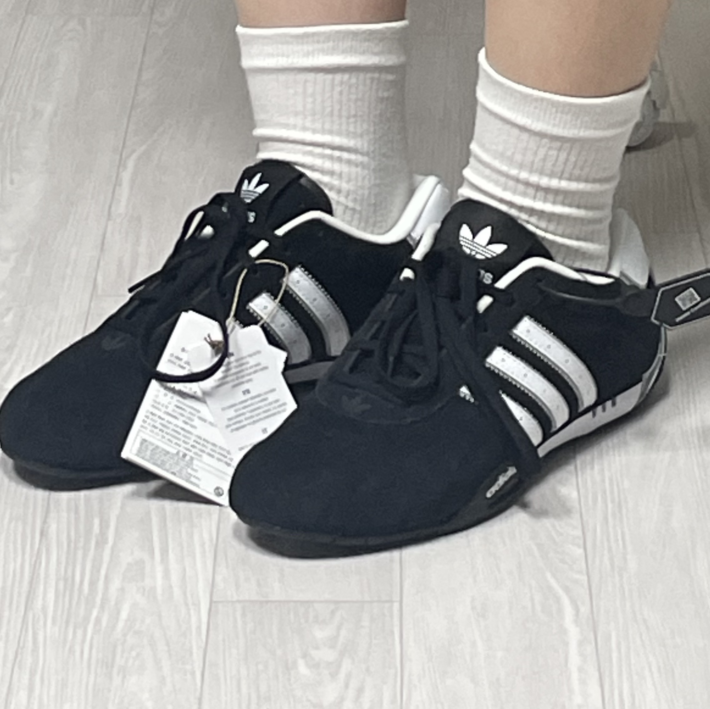 Adidas Originals Adiracer Lo Core Black Cloud White 착용 스타일