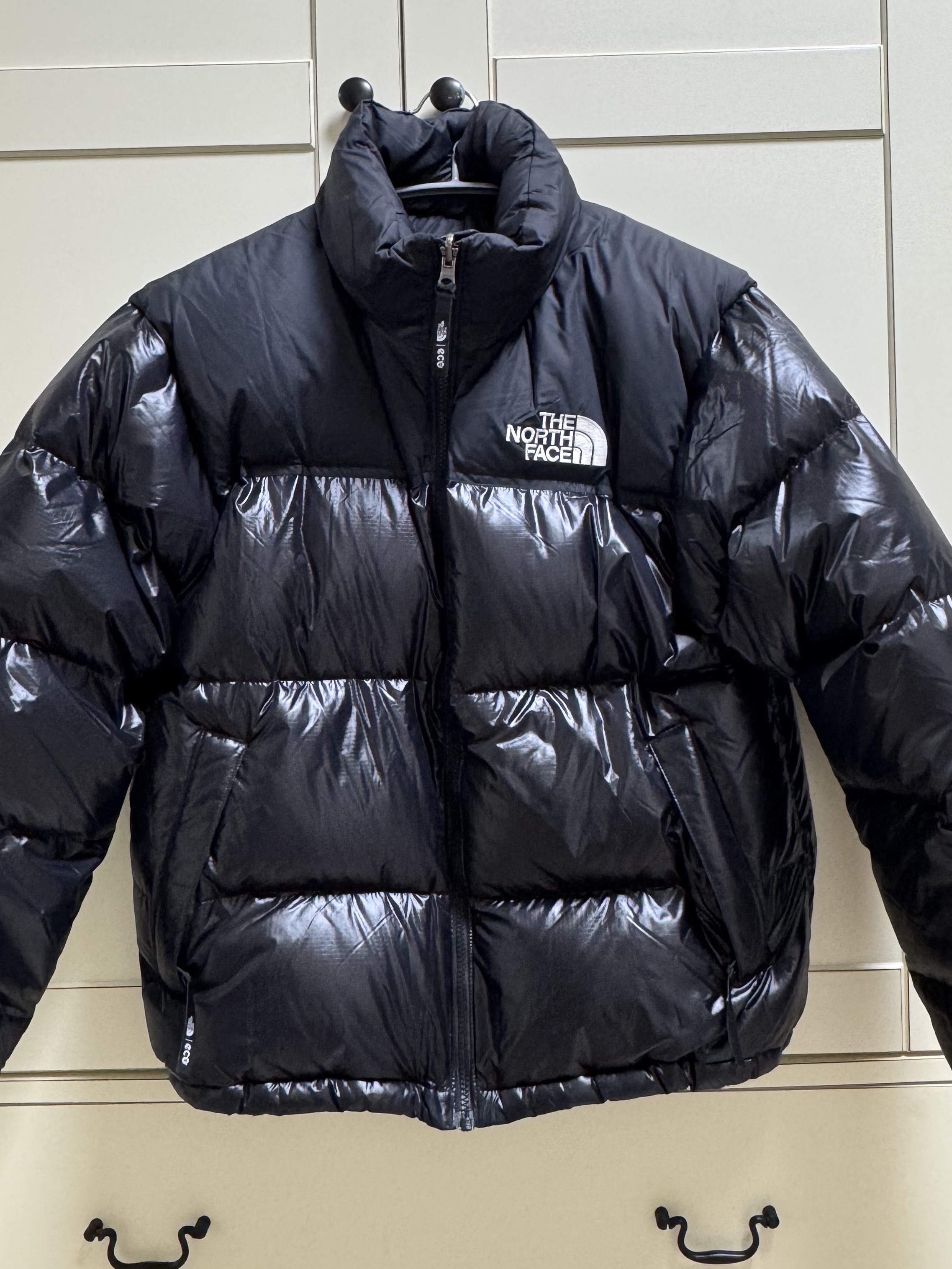 The North Face 1996 Eco Nuptse Jacket Real Black 착용 스타일