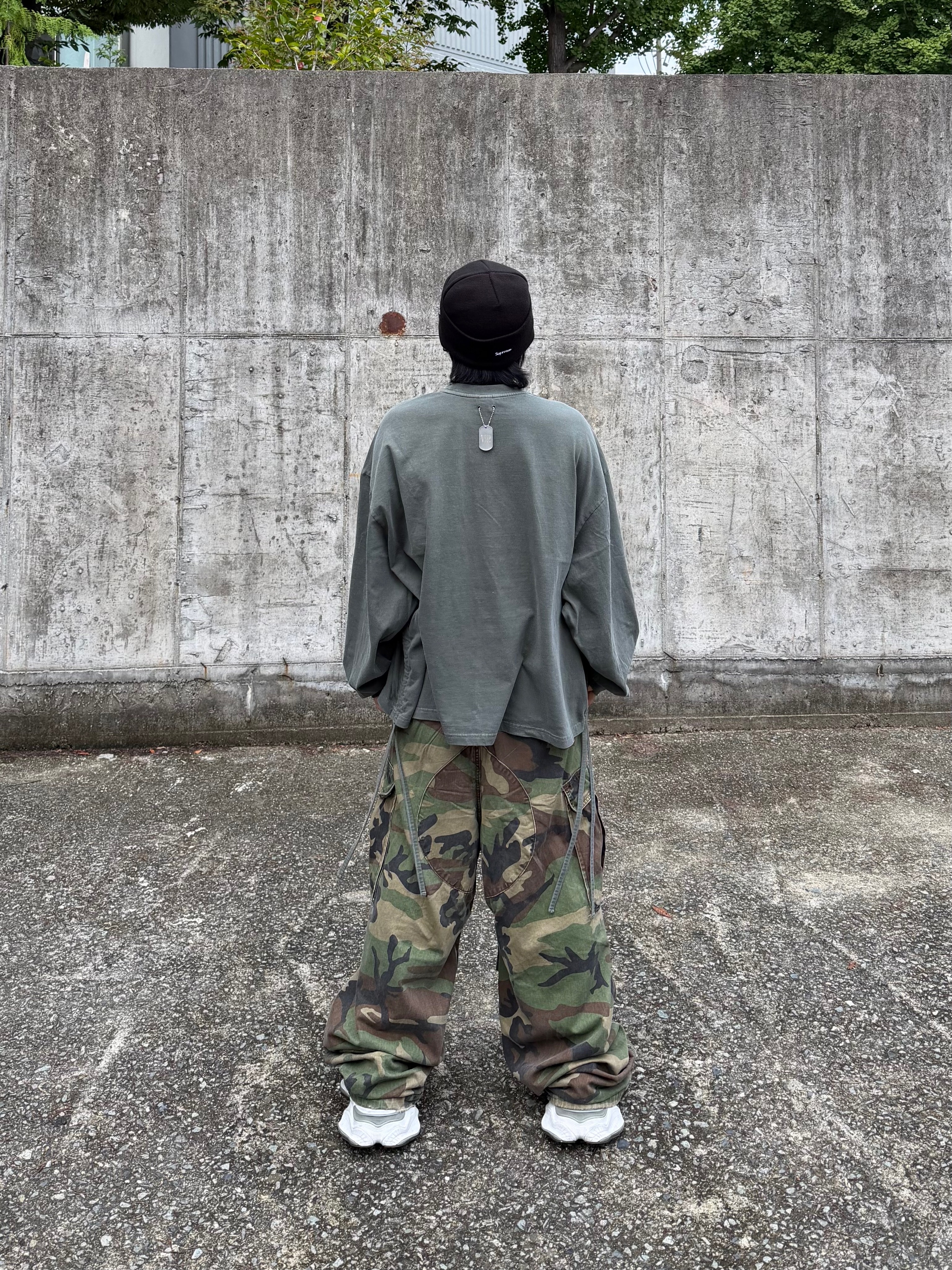 NOD Stone Washed Cargo Pants Camo, Supreme New Era Tribal S Logo Beanie Black - 25FW 착용 스타일 - 9