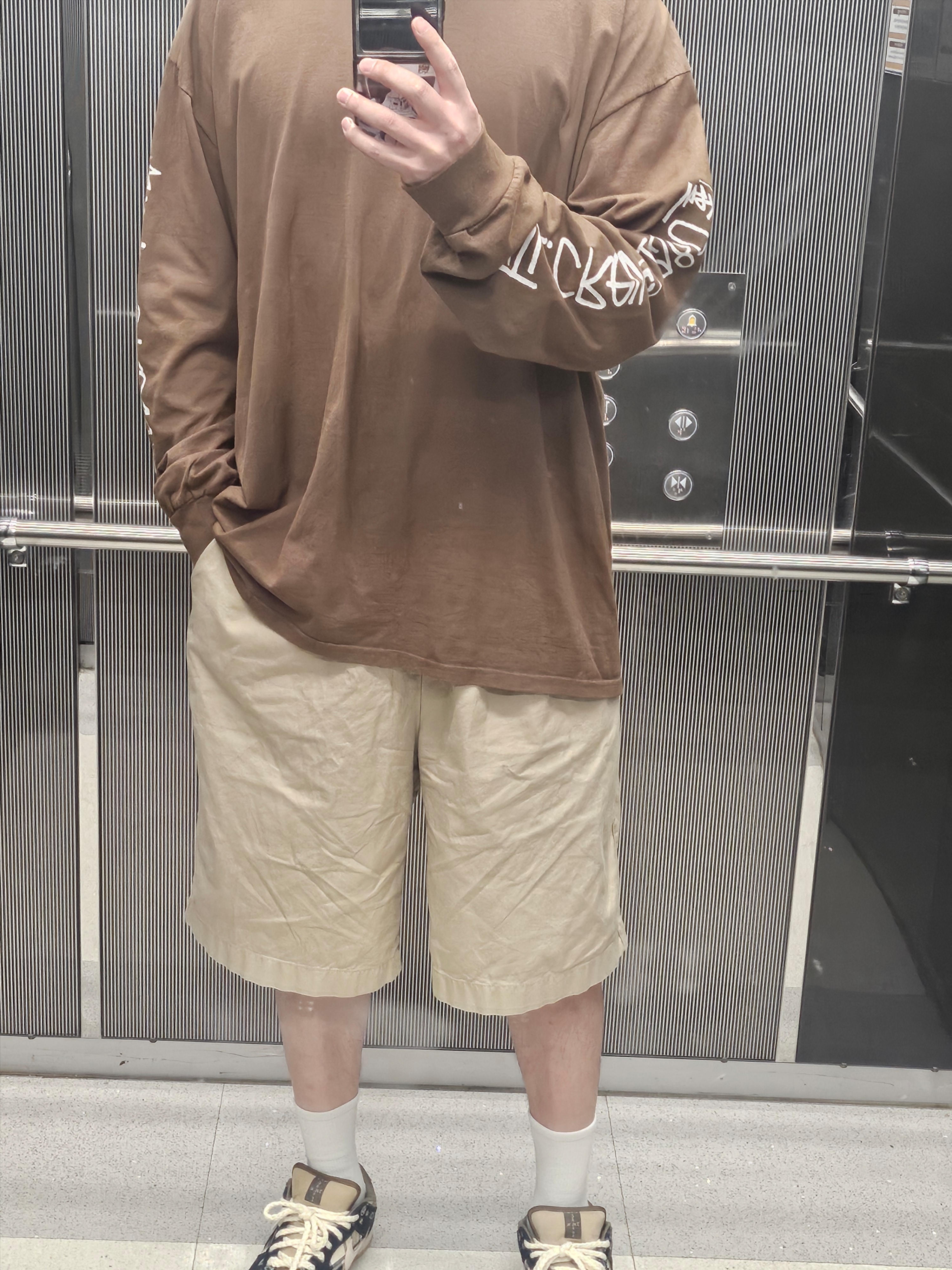 Stussy International Pigment Dyed LS T-Shirts Brown, Nike x Travis Scott SB Dunk Low 착용 스타일