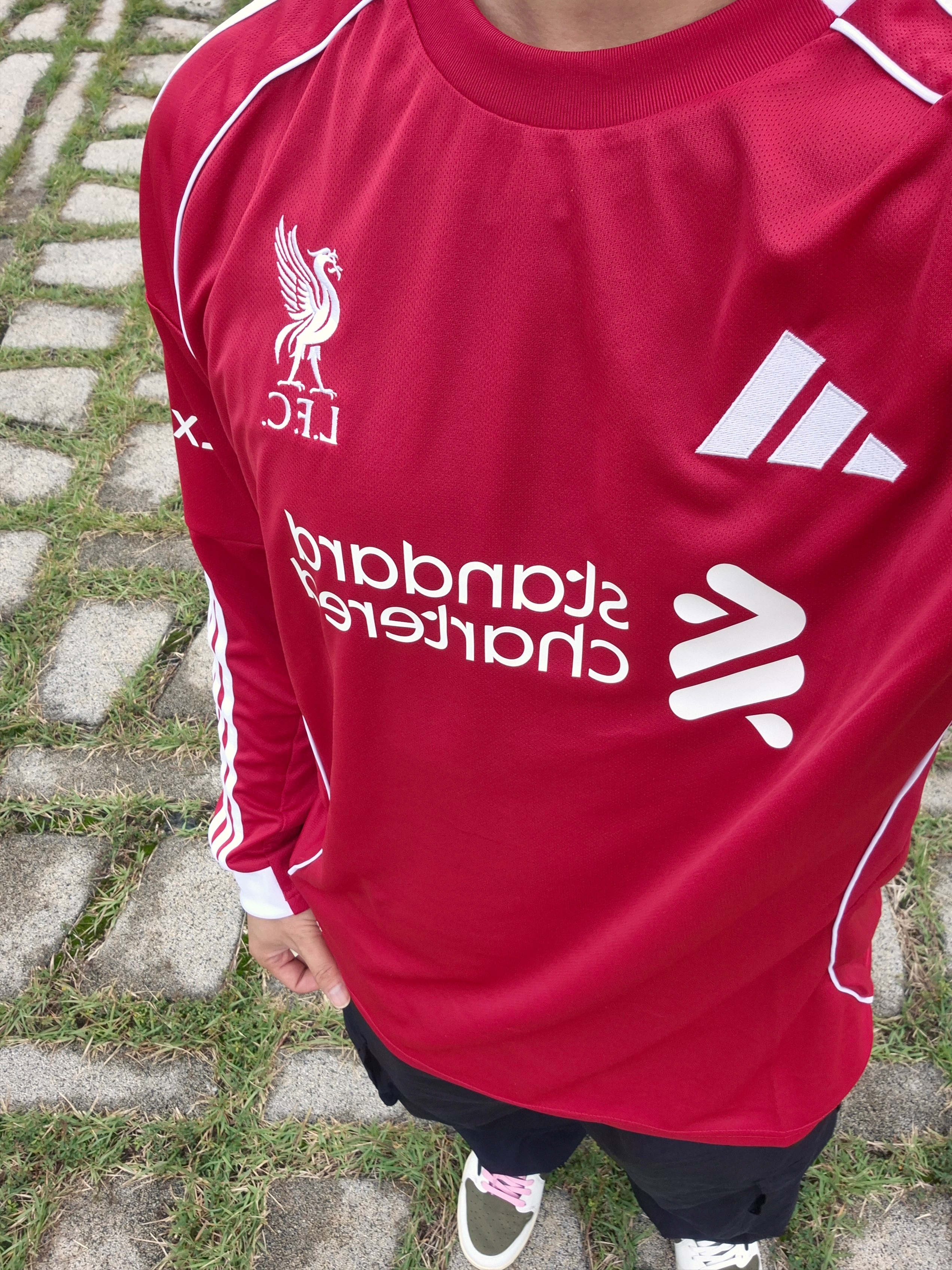 Adidas Liverpool FC 2025/26 Home Long Sleeve Jersey Strawberry Red - KR Sizing (Non Marking Ver.), Jordan 1 x Travis Scott Retro Low OG SP Reverse Olive 착용 스타일