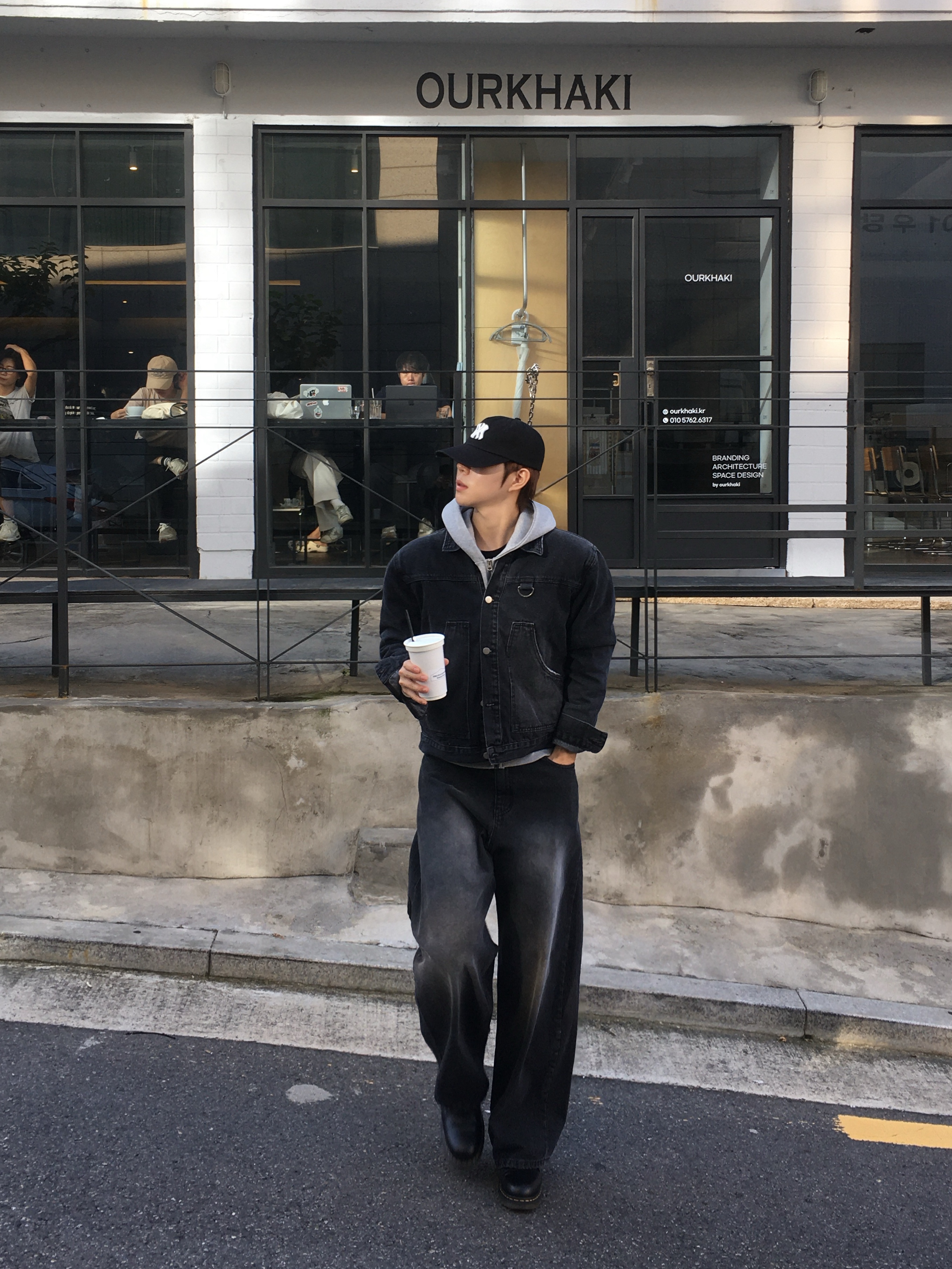 Dr. Martens 1461 Smooth Black, [더블적립]Farfromwhat Far Patch Logo Cap Black 착용 스타일 - 2