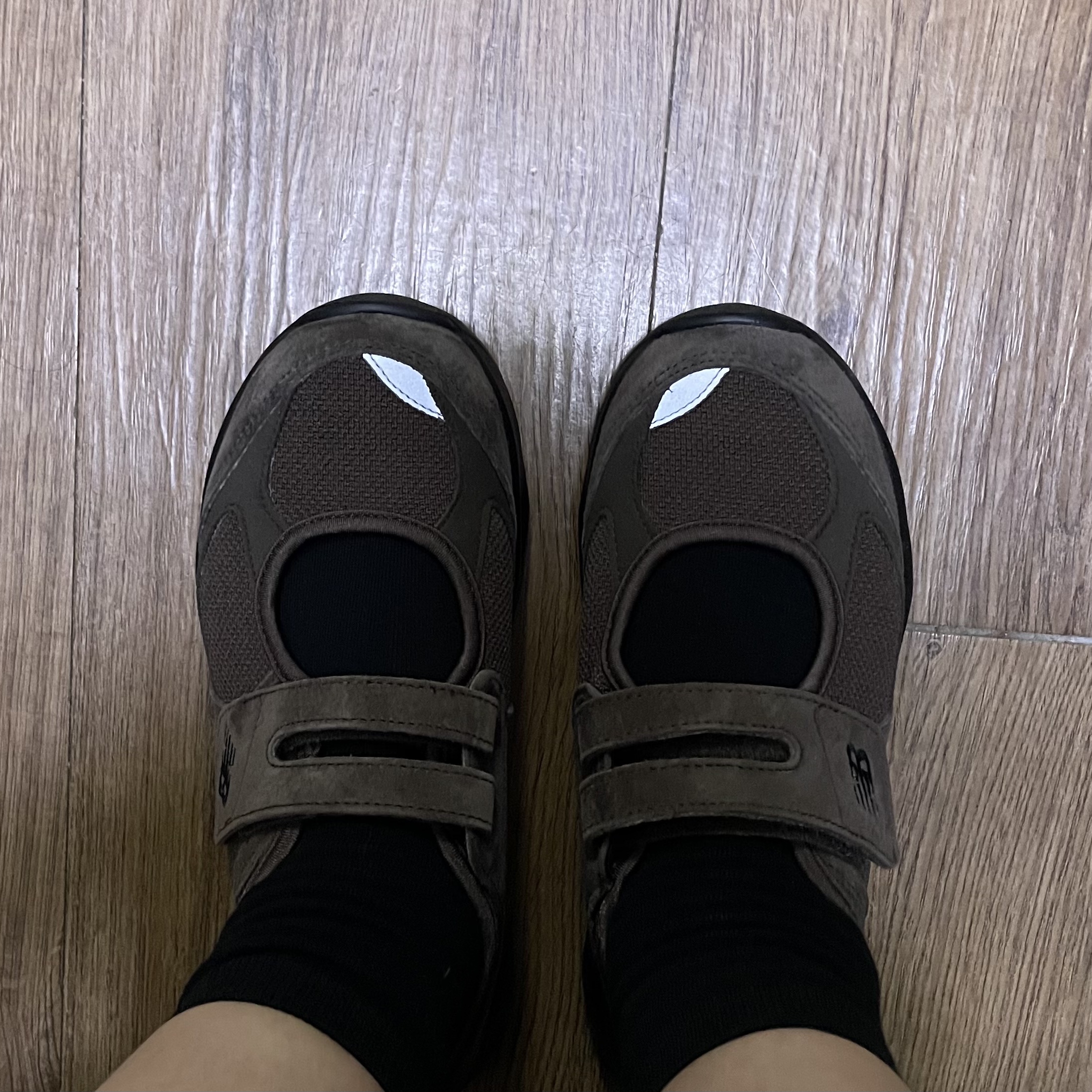 (W) New Balance Breeze SD2203 Brown 착용 스타일 - 2