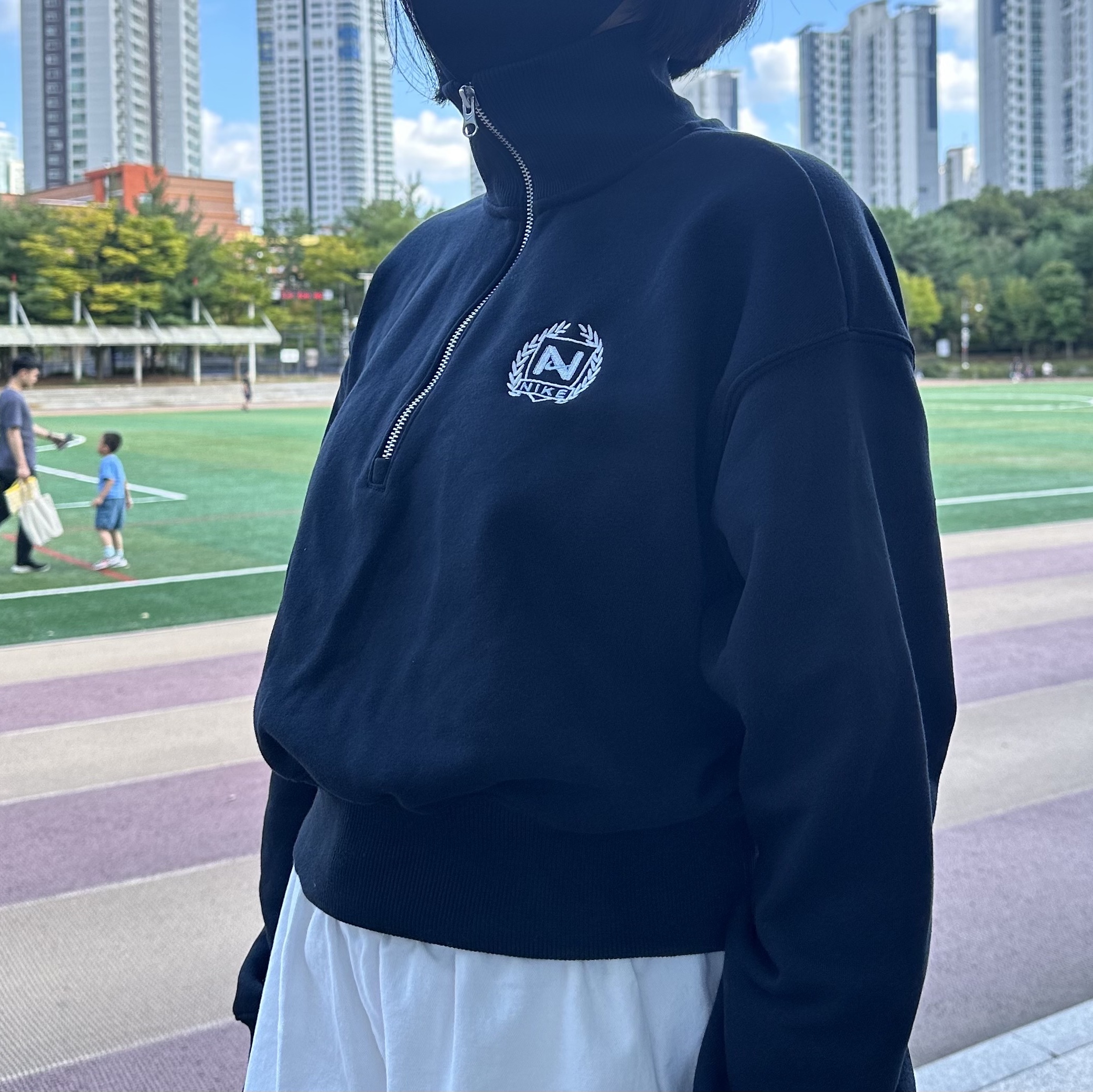 (W) Nike NSW Oversized Half Zip Crop Fleece Sweatshirt Black - Asia 착용 스타일 - 1