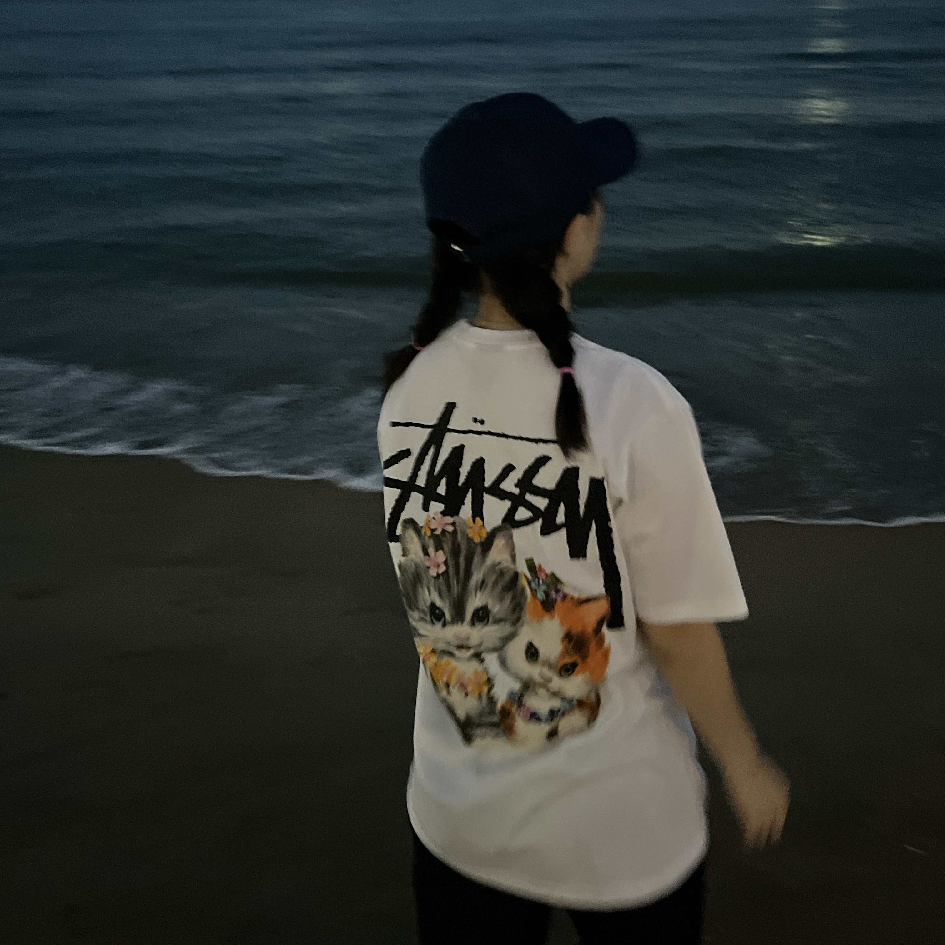 Stussy Kittens T-Shirt White 착용 스타일 - 1