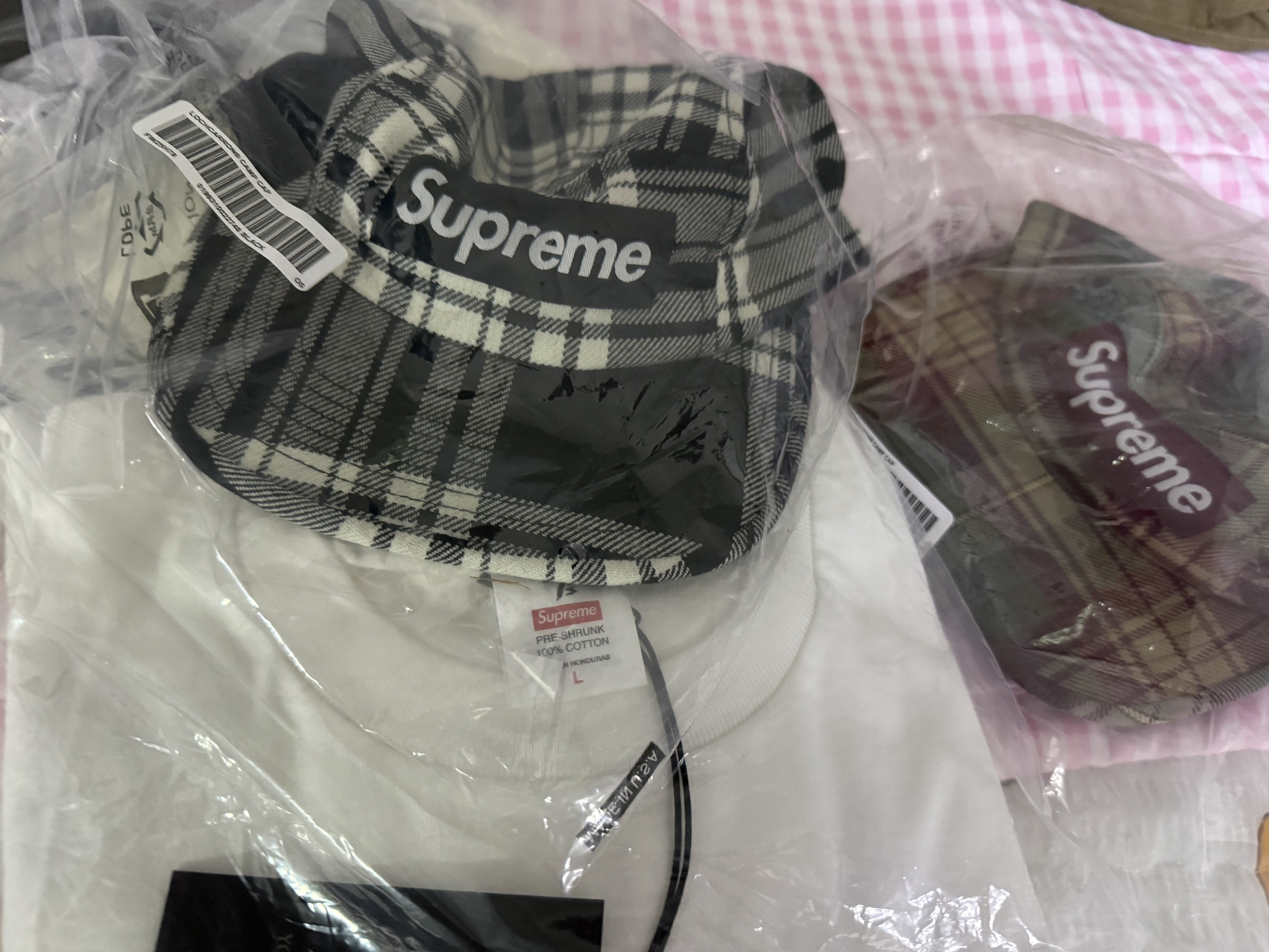 Supreme Lochcarron Camp Cap Olive - 25FW, Supreme x Y's by Yohji Yamamoto L/S T-Shirt White - 25FW 착용 스타일 - 1