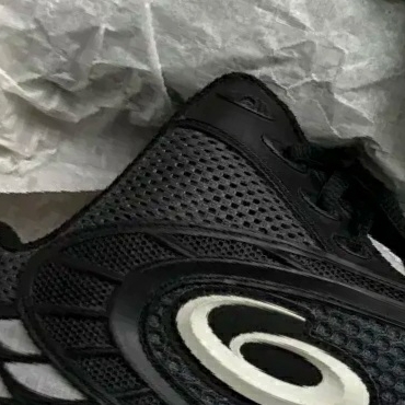 Asics x Kiko Kostadinov Gel-Sokat 2 Carrier Grey 착용 스타일