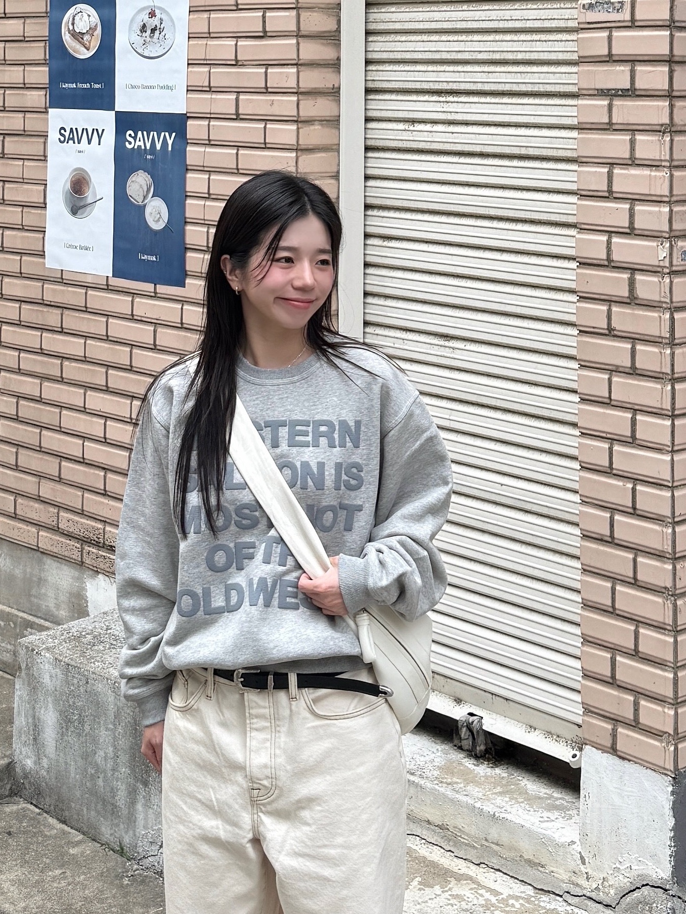 Toga Too Chain Key Ring Belt Black - 25FW, Lemaire Large Croissant Bag Soft Nappa Leather White 착용 스타일 - 2