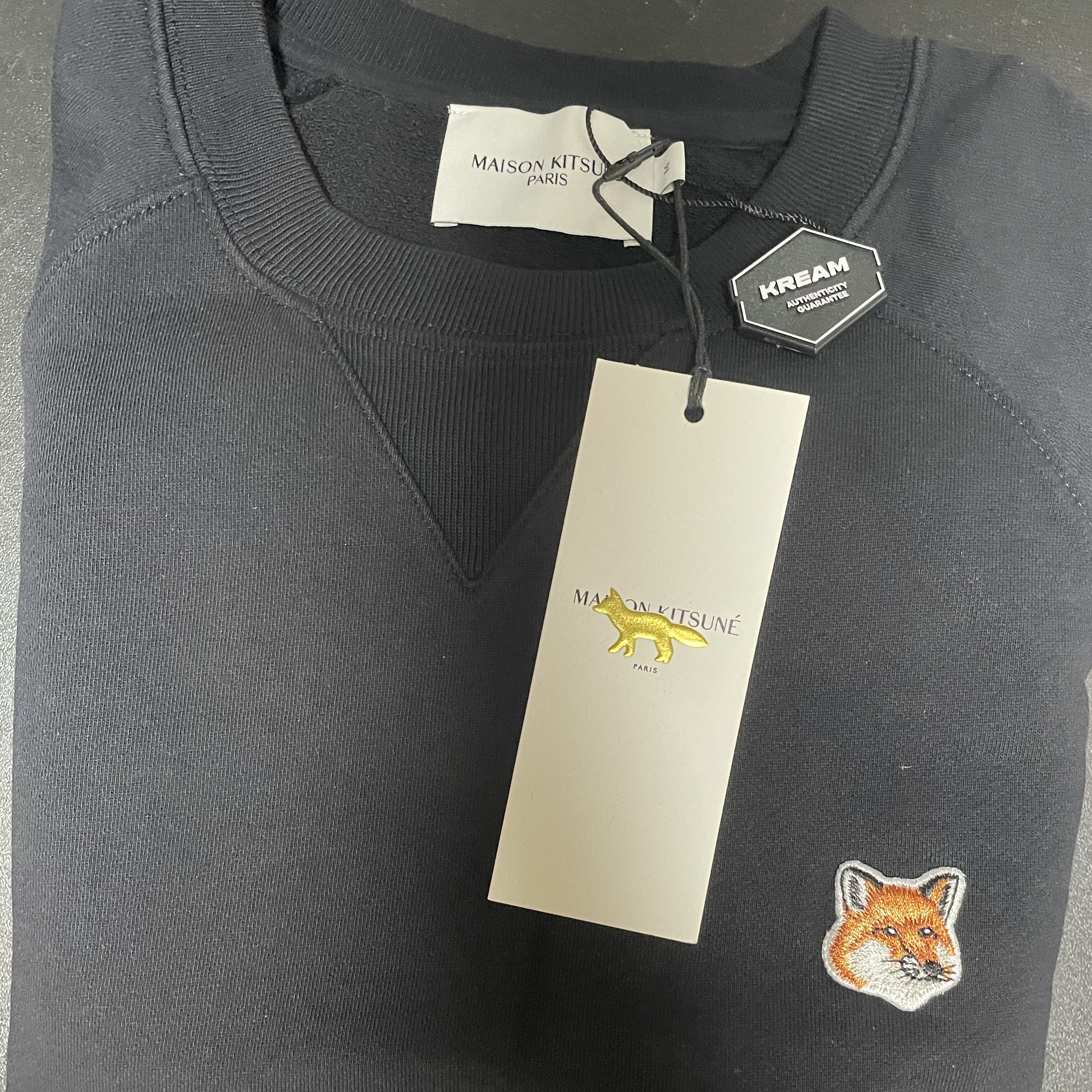 Maison Kitsune Fox Head Patch Classic Sweatshirt Black 착용 스타일