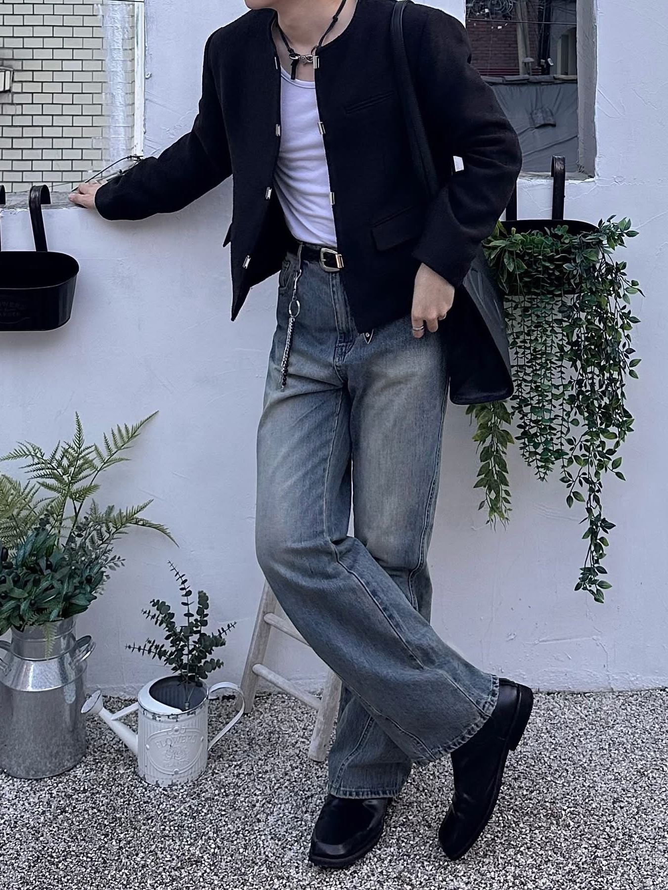 Our Legacy Ladon Leather Keychain Black, Telfar Medium Shopping Bag Black 착용 스타일 - 3