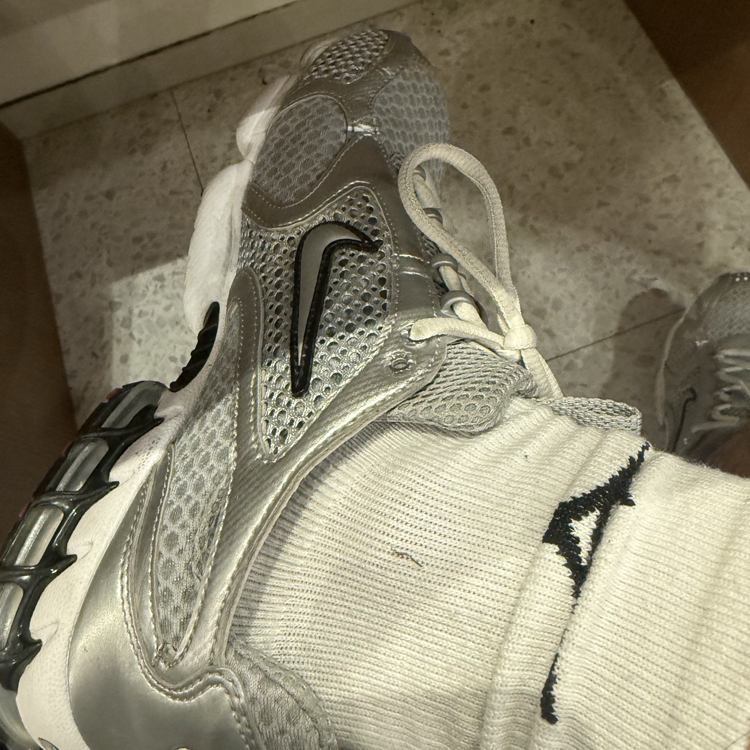 Nike Air Zoom Spiridon Cage 2 Metallic Silver 착용 스타일
