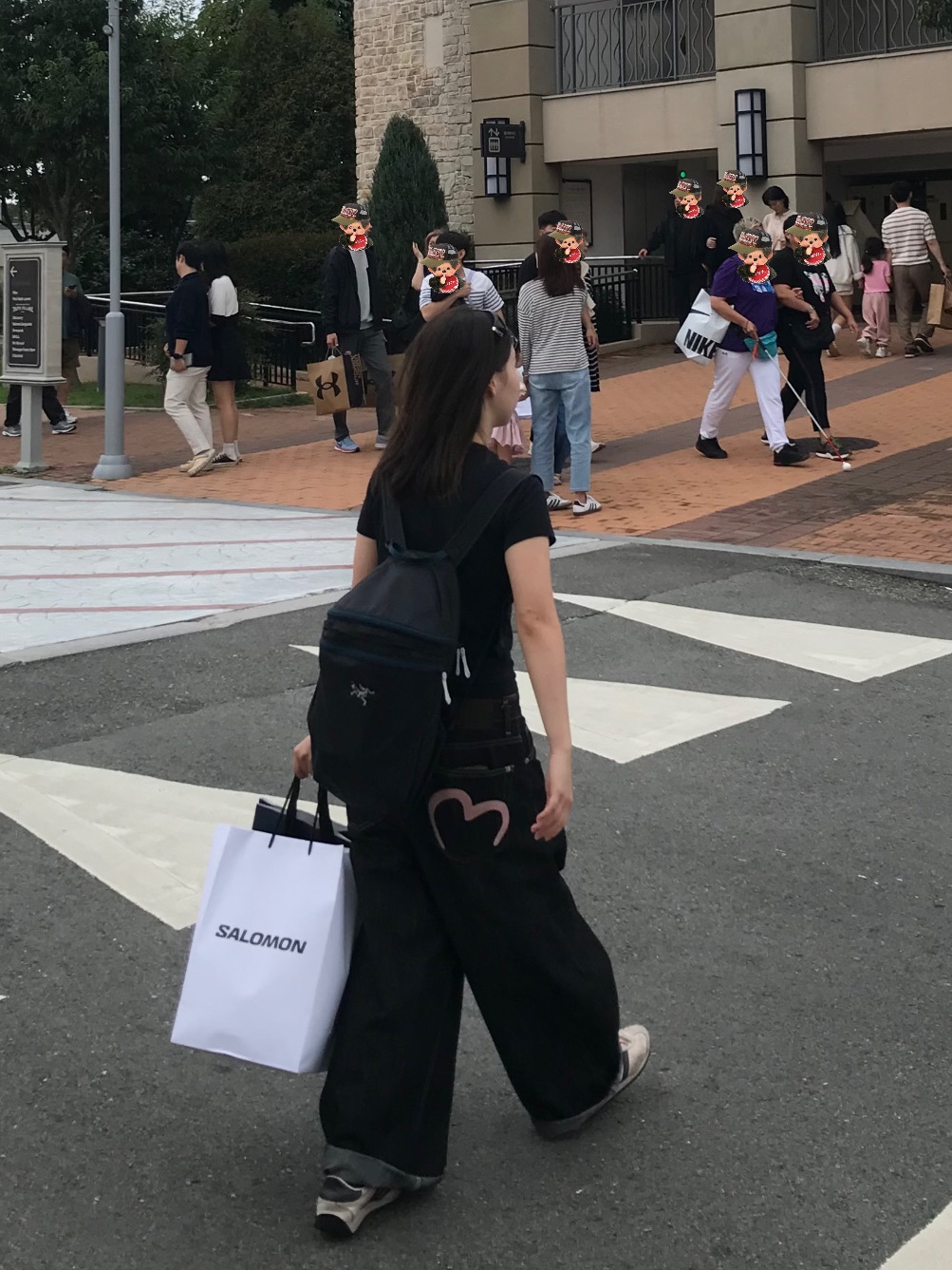 Arc'teryx Heliad 15 Backpack Lodestar, (W) Adidas Country OG Wonder Quartz Core Black 착용 스타일 - 1