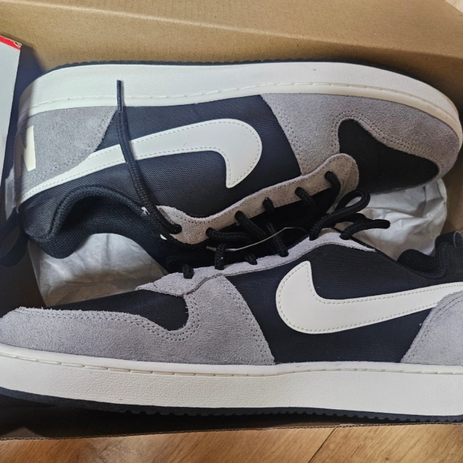 Nike Court Borough Low Premium Black Matte Silver 착용 스타일 - 1