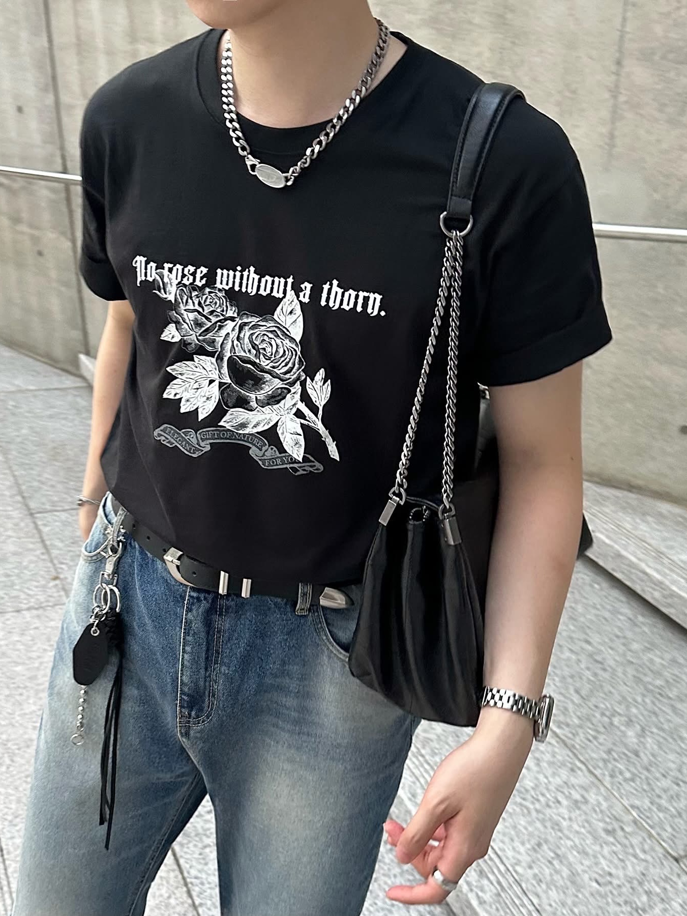 Monamhee x Peaceminusone Daihee Plush Keyring, Zara Rock Style Flap Shoulder Bag Black 착용 스타일 - 7