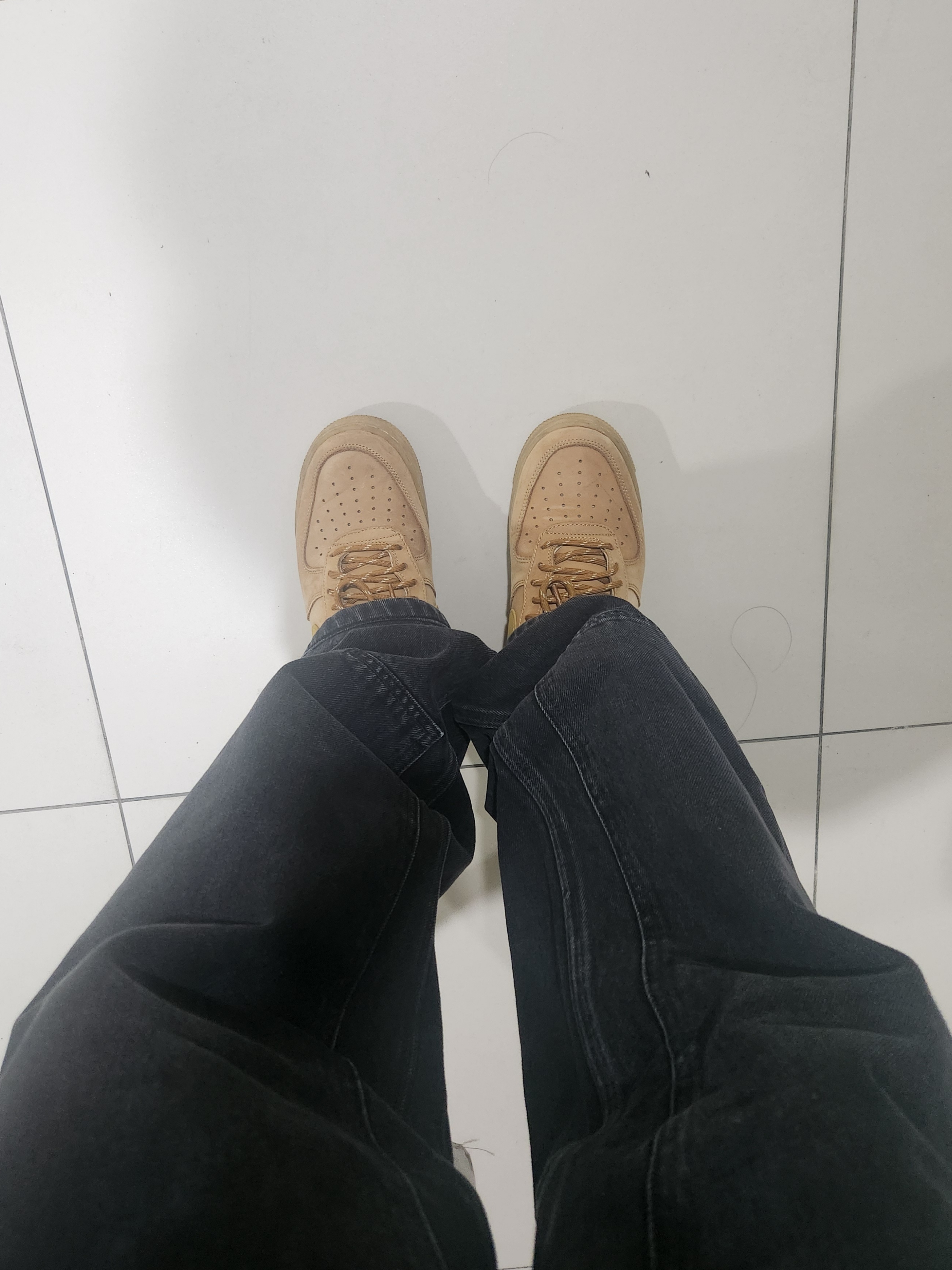 Nike Air Force 1 '07 WB Flax 착용 스타일