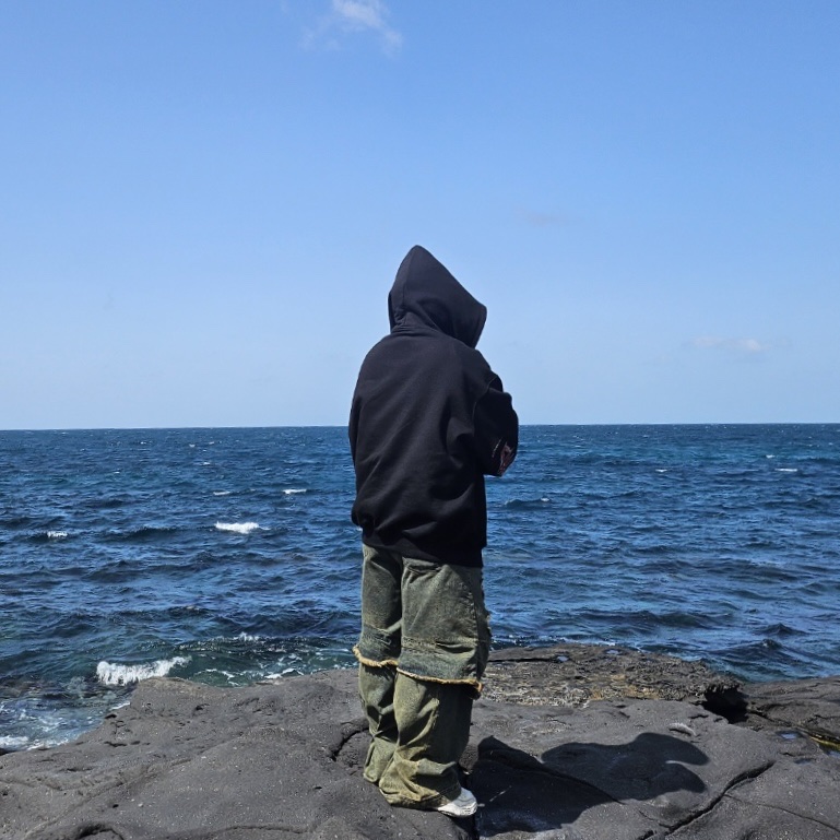 BLR Destroyed Vintage Double Denim Pants Navy, Civision by CSC Death Core Hooded Denim Jacket Washed Black 착용 스타일 - 1