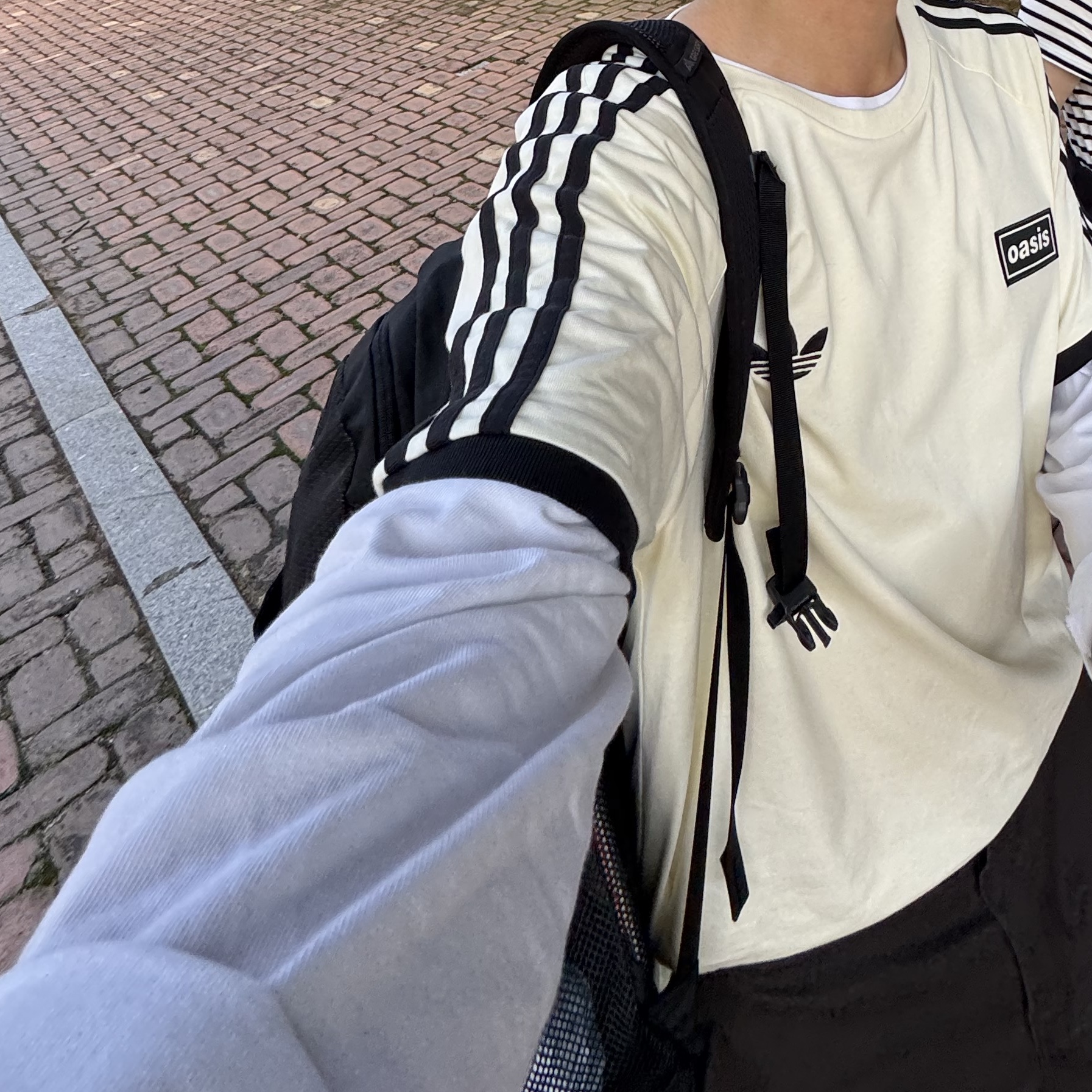 Adidas x Oasis Tour 3-Stripes T-Shirt Clear Sky Cream White - KR Sizing 착용 스타일