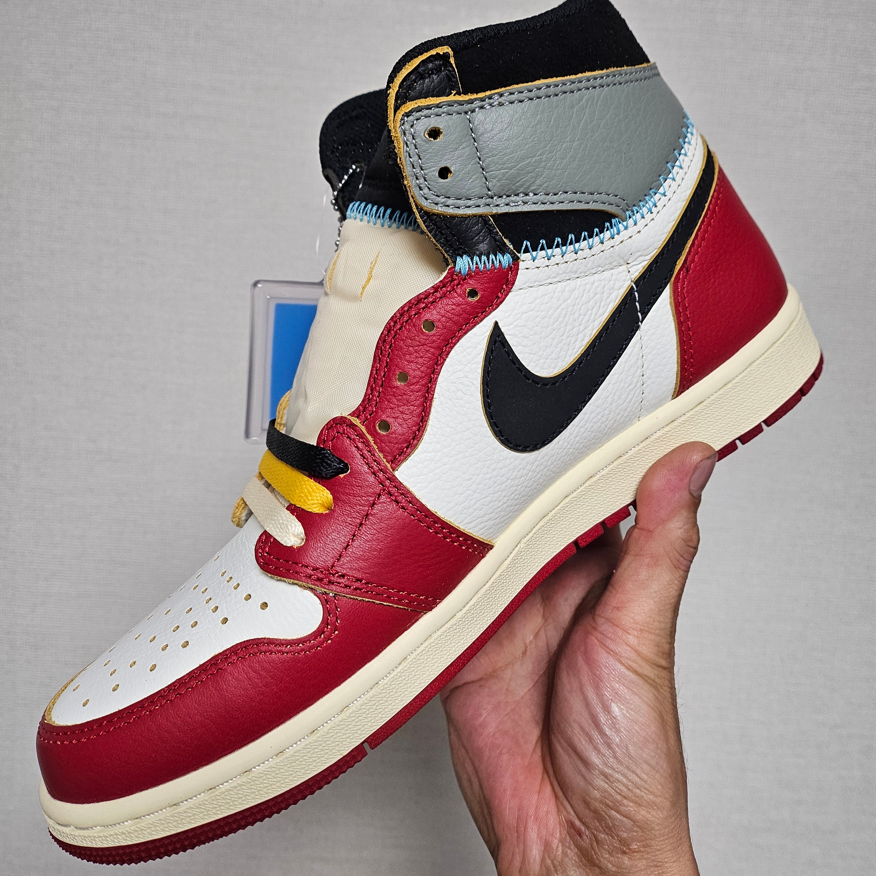Jordan 1 x Union Retro High OG Chicago Shadow 착용 스타일 - 2