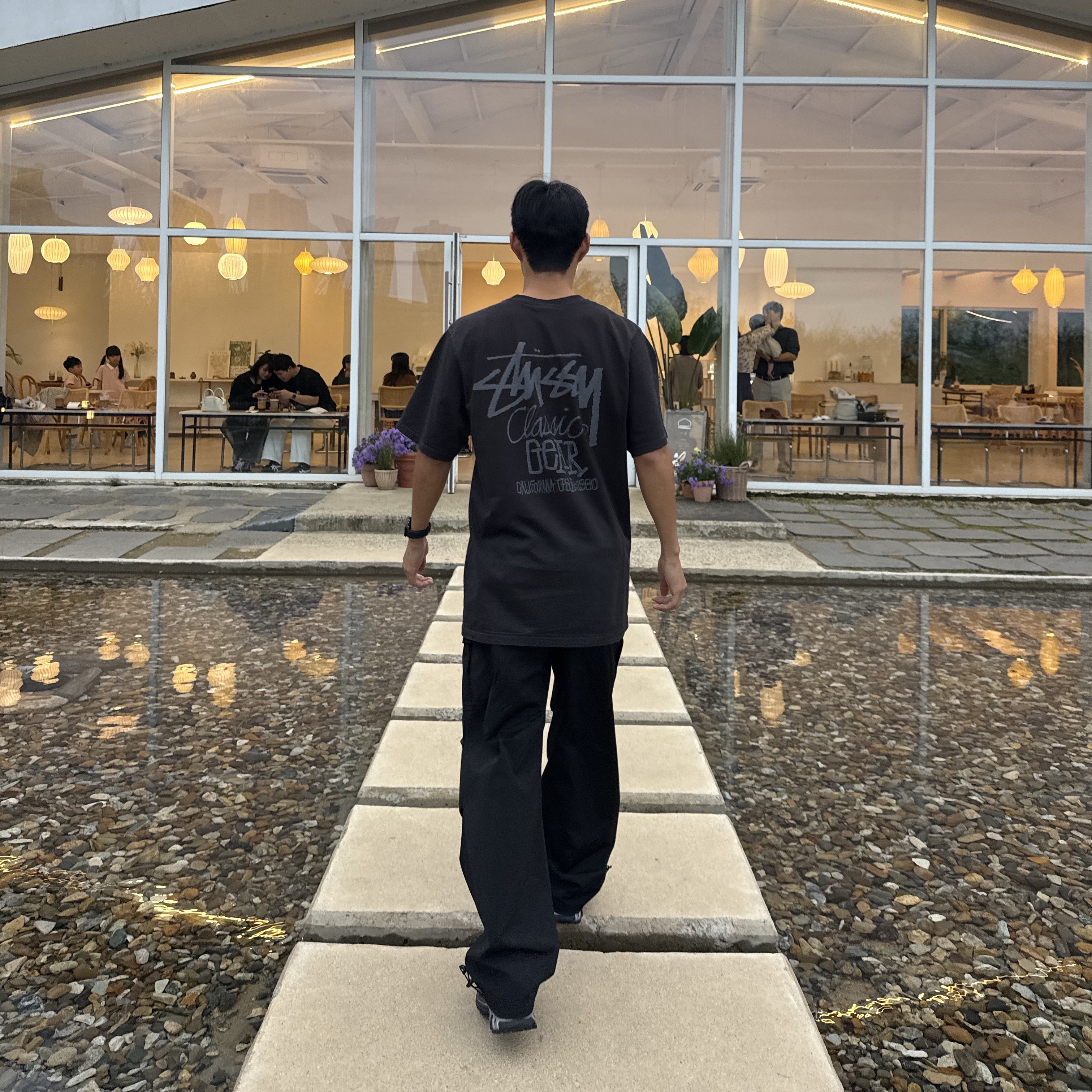 Stussy Pigment Dyed Classic Gear T-Shirt Black 착용 스타일