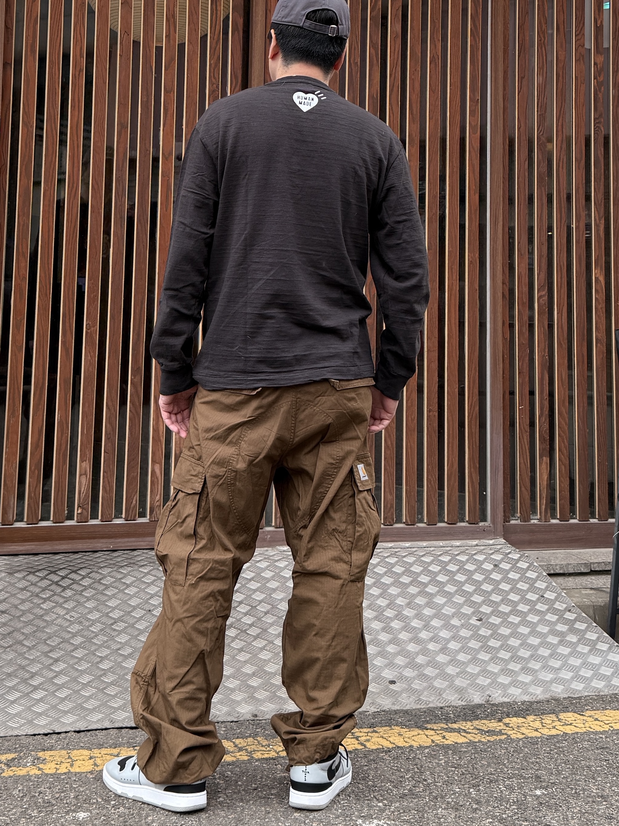 Nice Weather Apparel Signature Cap Charcoal, Human Made Graphic L/S T-Shirt Black 착용 스타일