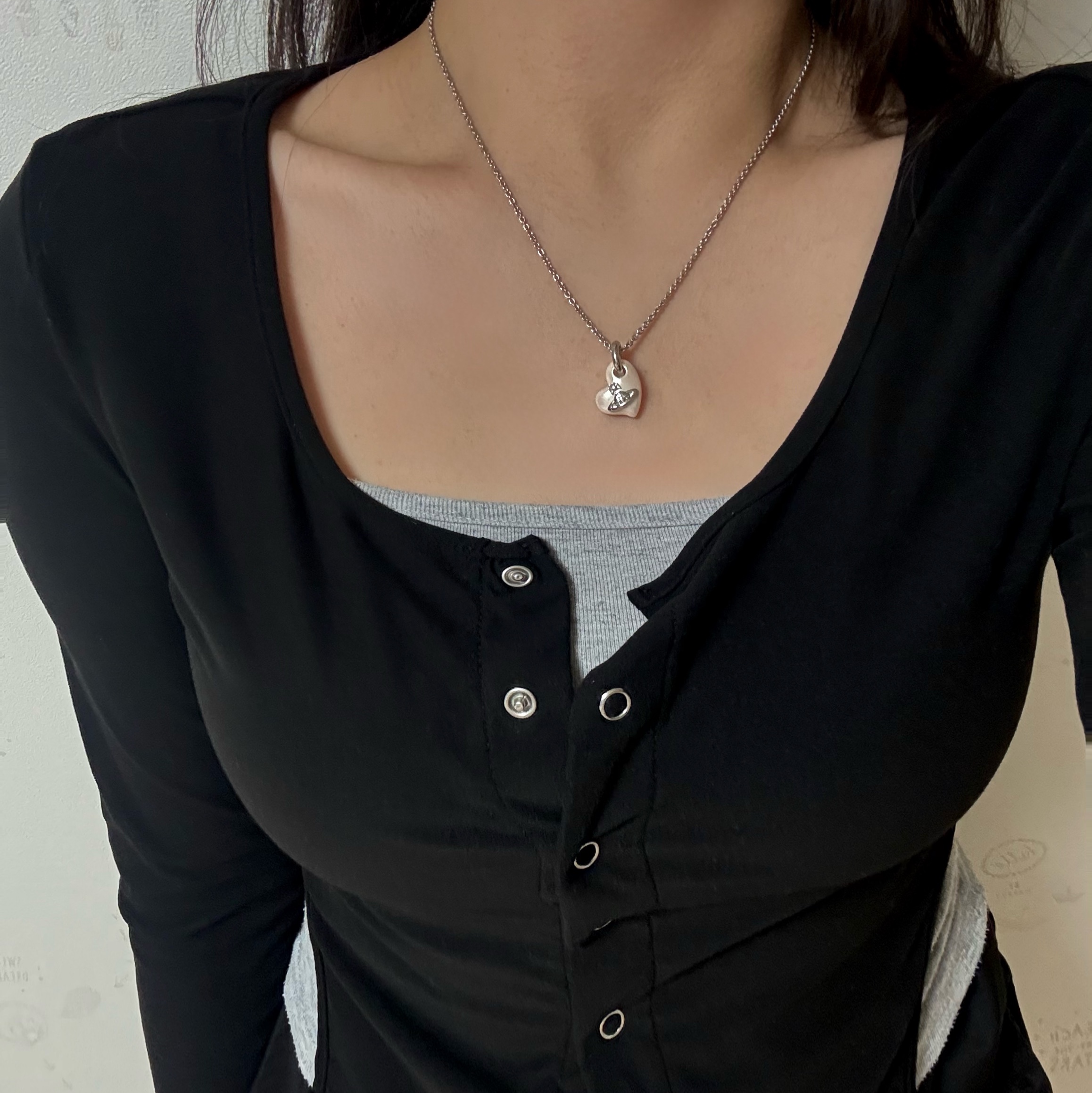 (W) Vivienne Westwood Florentia Pendant Silver 착용 스타일
