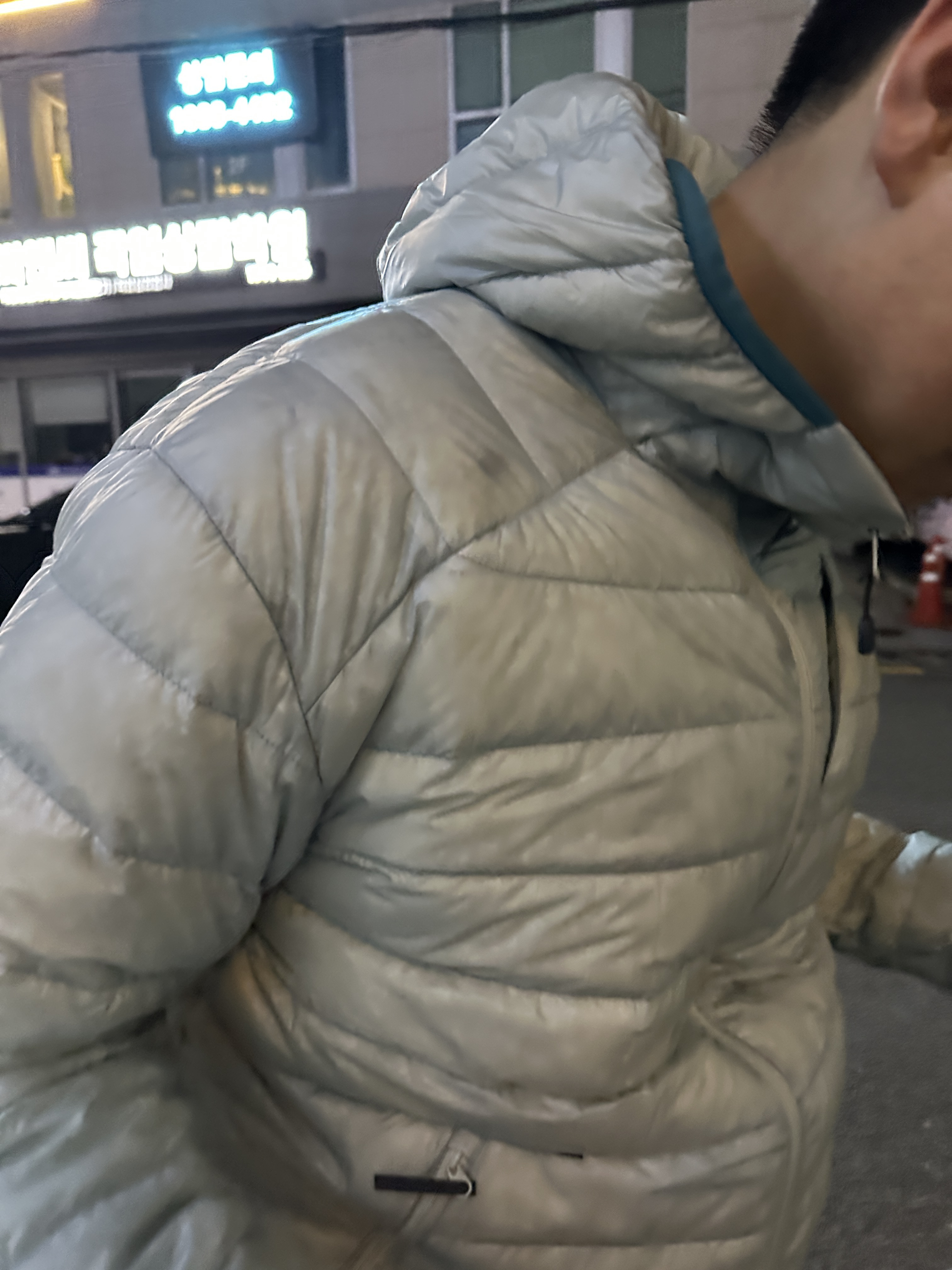 SIERRA DESIGNS W Muir Lightweight Goose Down Hooded Jacket Light Grey, SIERRA DESIGNS Muir Lightweight Goose Down Hooded Jacket Light Grey 착용 스타일 - 2