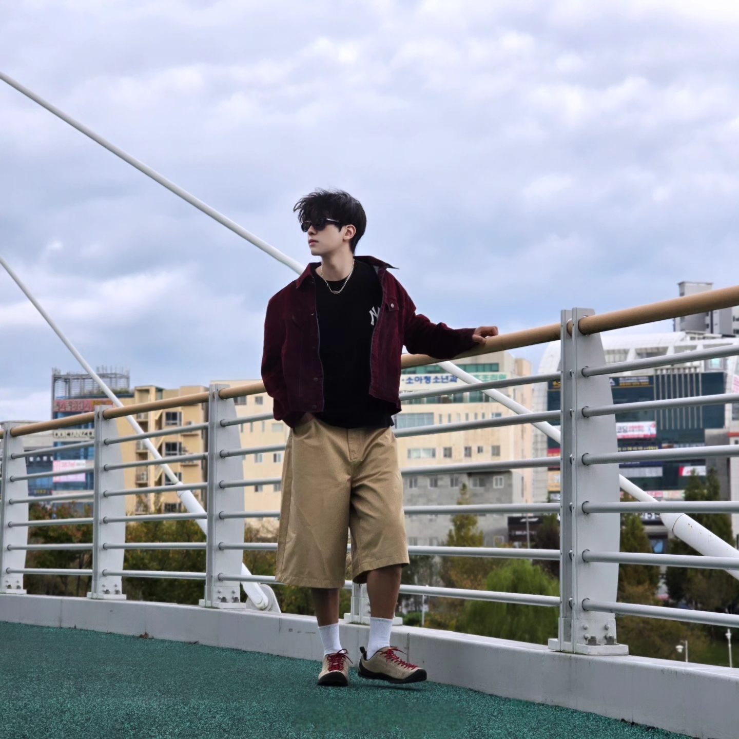 Diesel Dx1446 Red Enamel Stainless Steel Chain Necklace Silver, Keen Jasper Suede Sneakers Silver Mink 착용 스타일 - 2