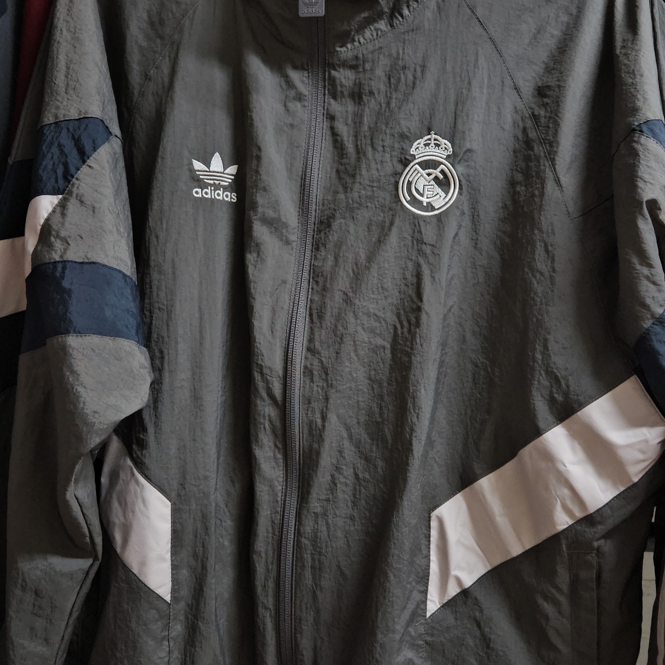 Adidas Real Madrid Originals Track Top Charcoal Grey - KR Sizing 착용 스타일