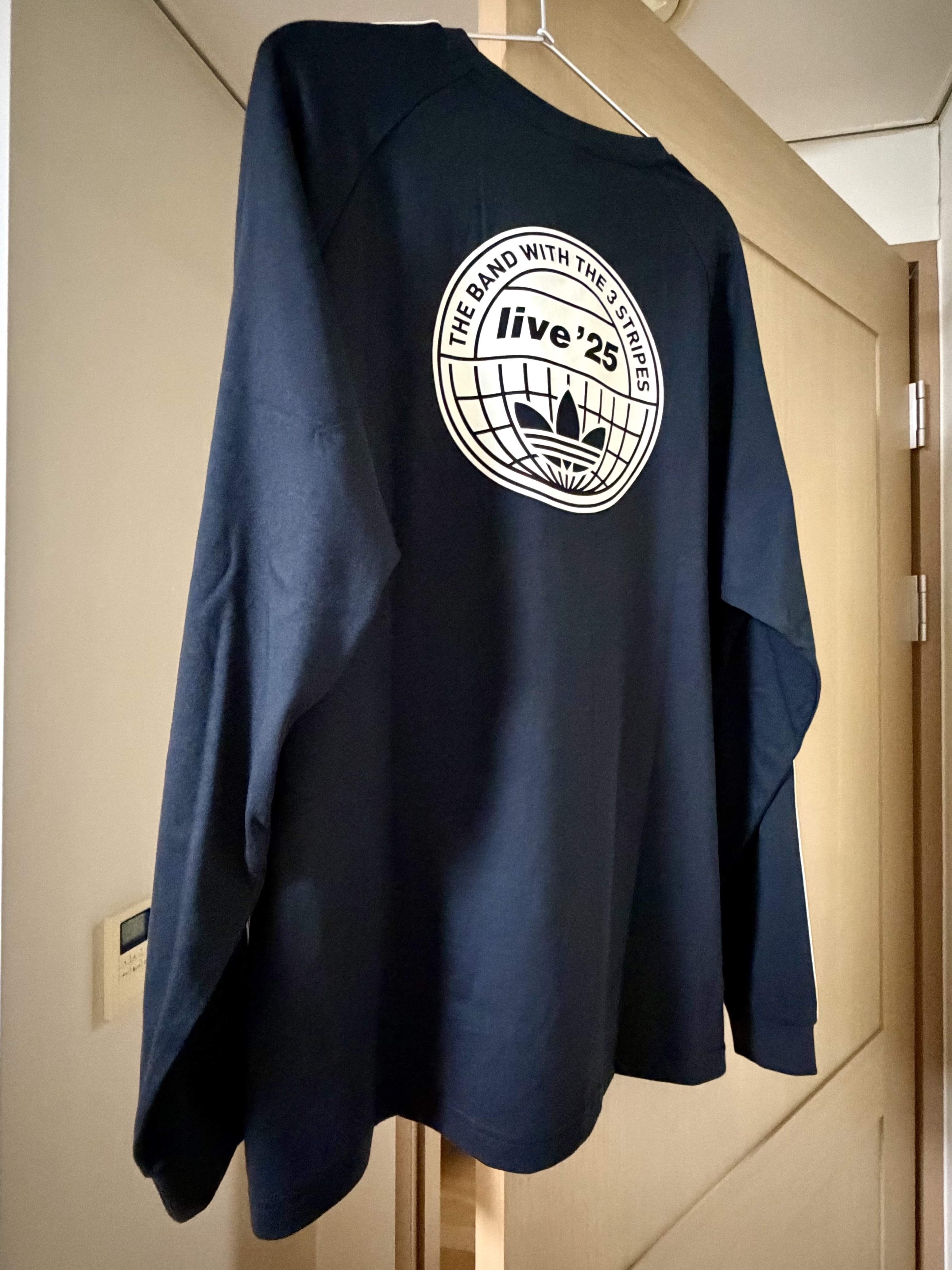 Adidas x Oasis Tour 3-Stripes Longsleeve T-Shirt Black - KR Sizing 착용 스타일 - 2
